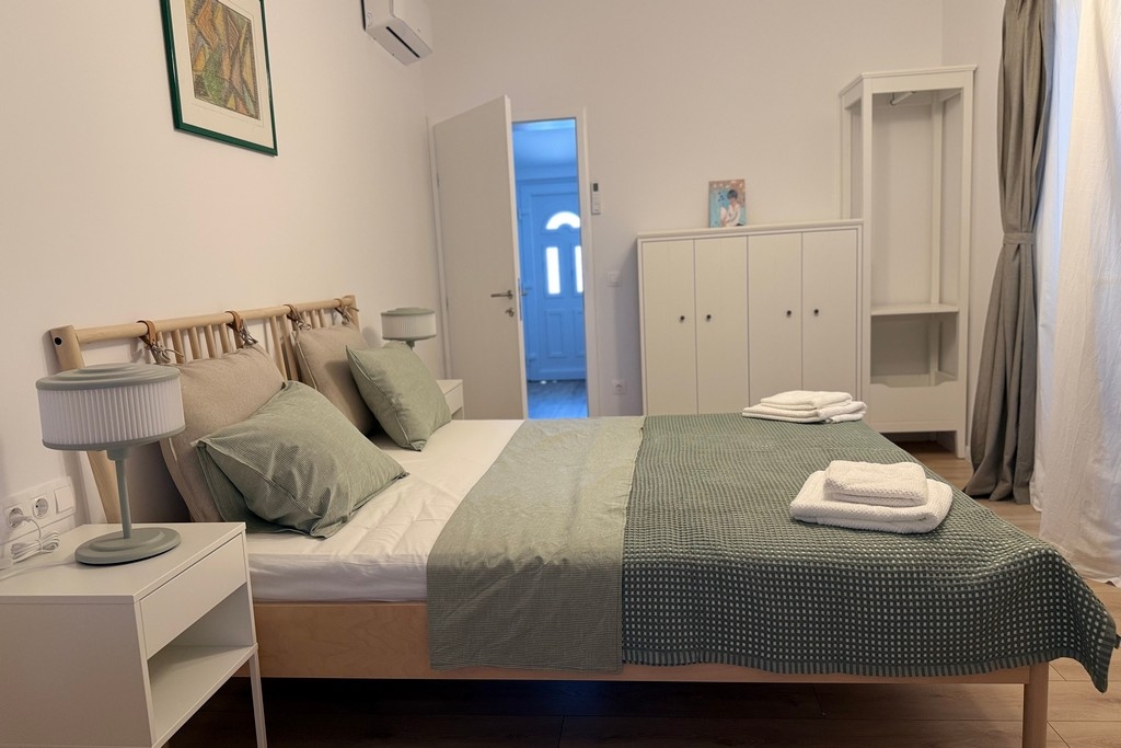 Three bedroom apartment with terrace Mandre (Pag) (A-18839-c)