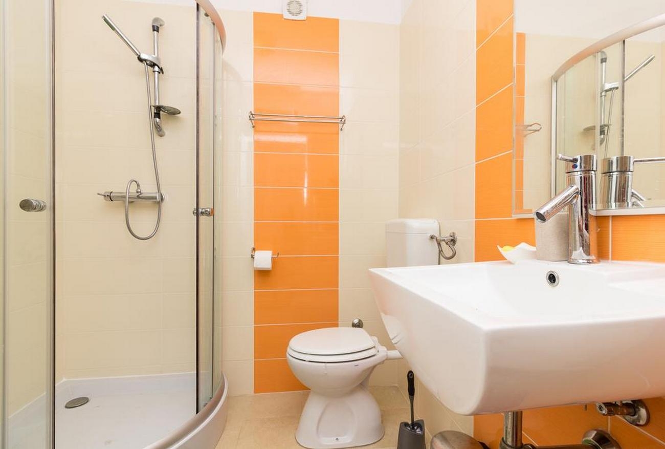 Two bedroom apartment near beach Sabunike, Zadar  A-a