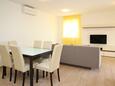 Baška, Dining room in the apartment, air condition available, (pet friendly) and WiFi.