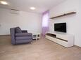 Obývací pokoj Baška, Obývací pokoj v ubytování typu apartment, s klimatizací, domácí mazlíčci povoleni a WiFi.