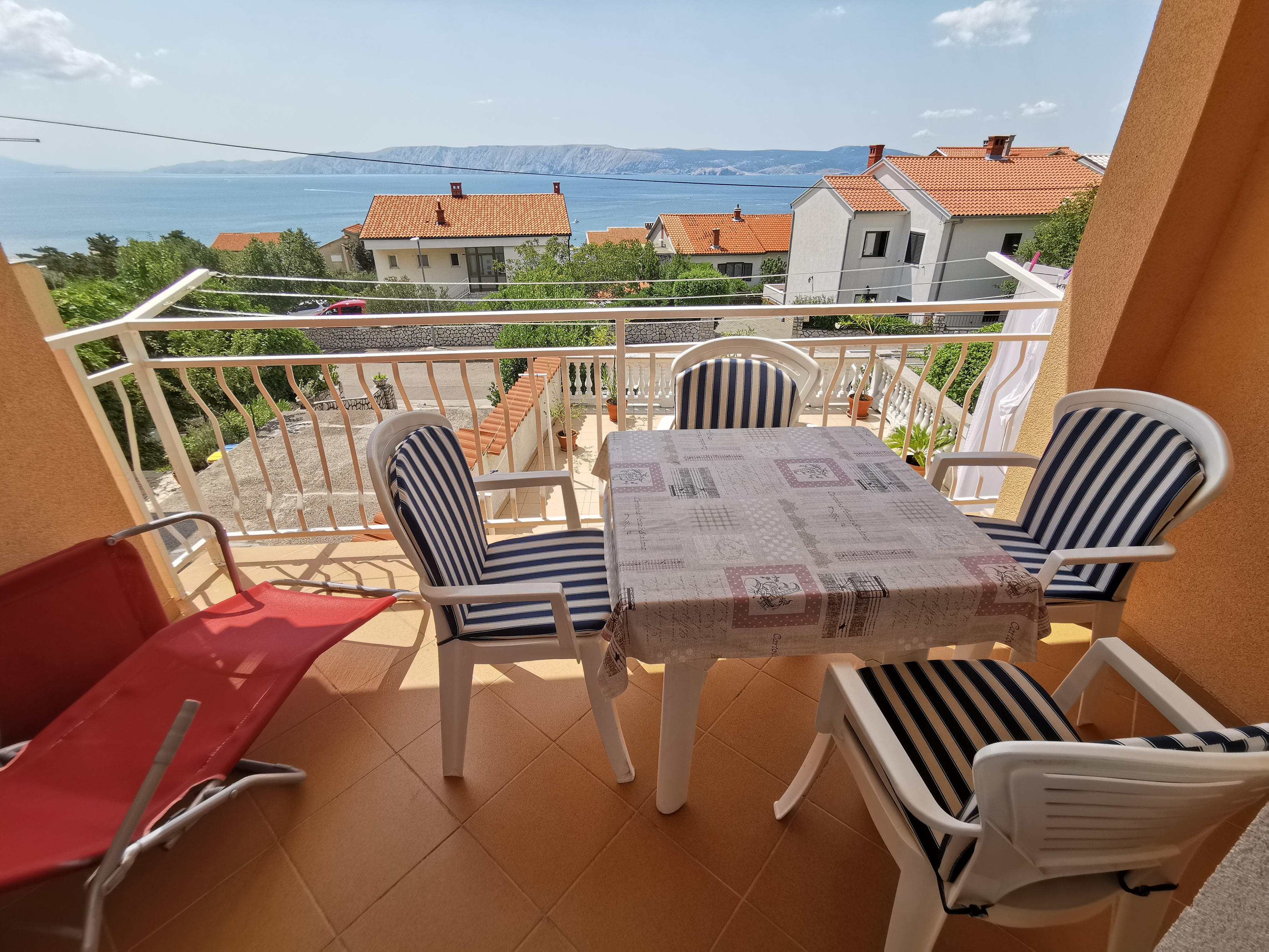 One bedroom apartment with balcony and sea view Novi Vinodolski  A-b