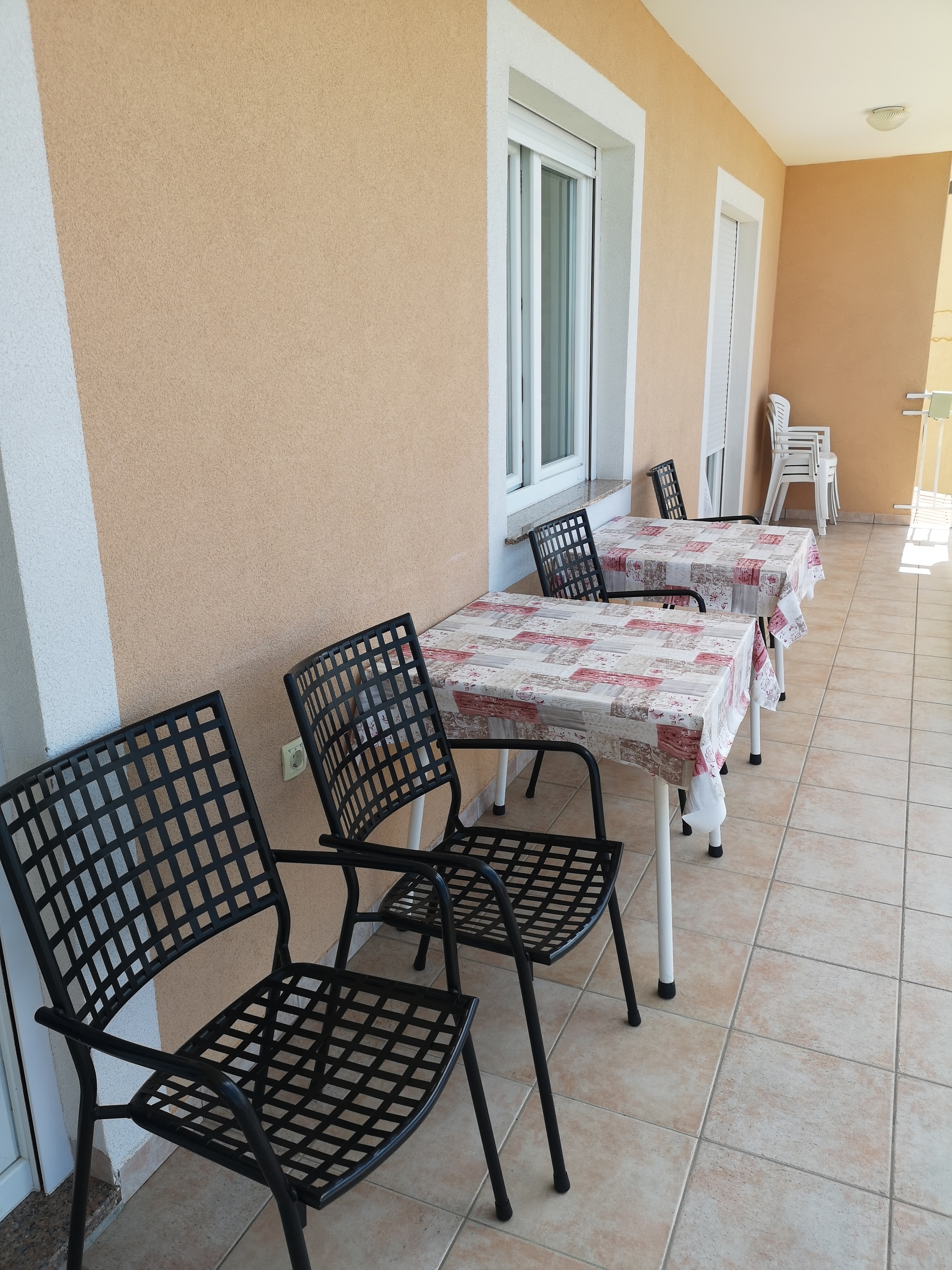Four bedroom apartment with balcony and sea view Novi Vinodolski  A-c
