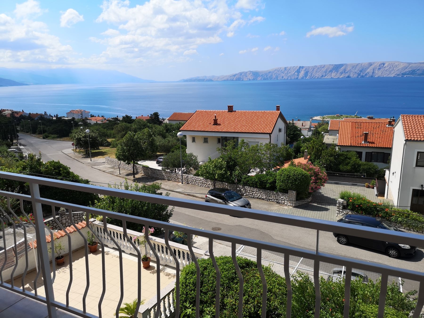 Four bedroom apartment with balcony and sea view Novi Vinodolski  A-c