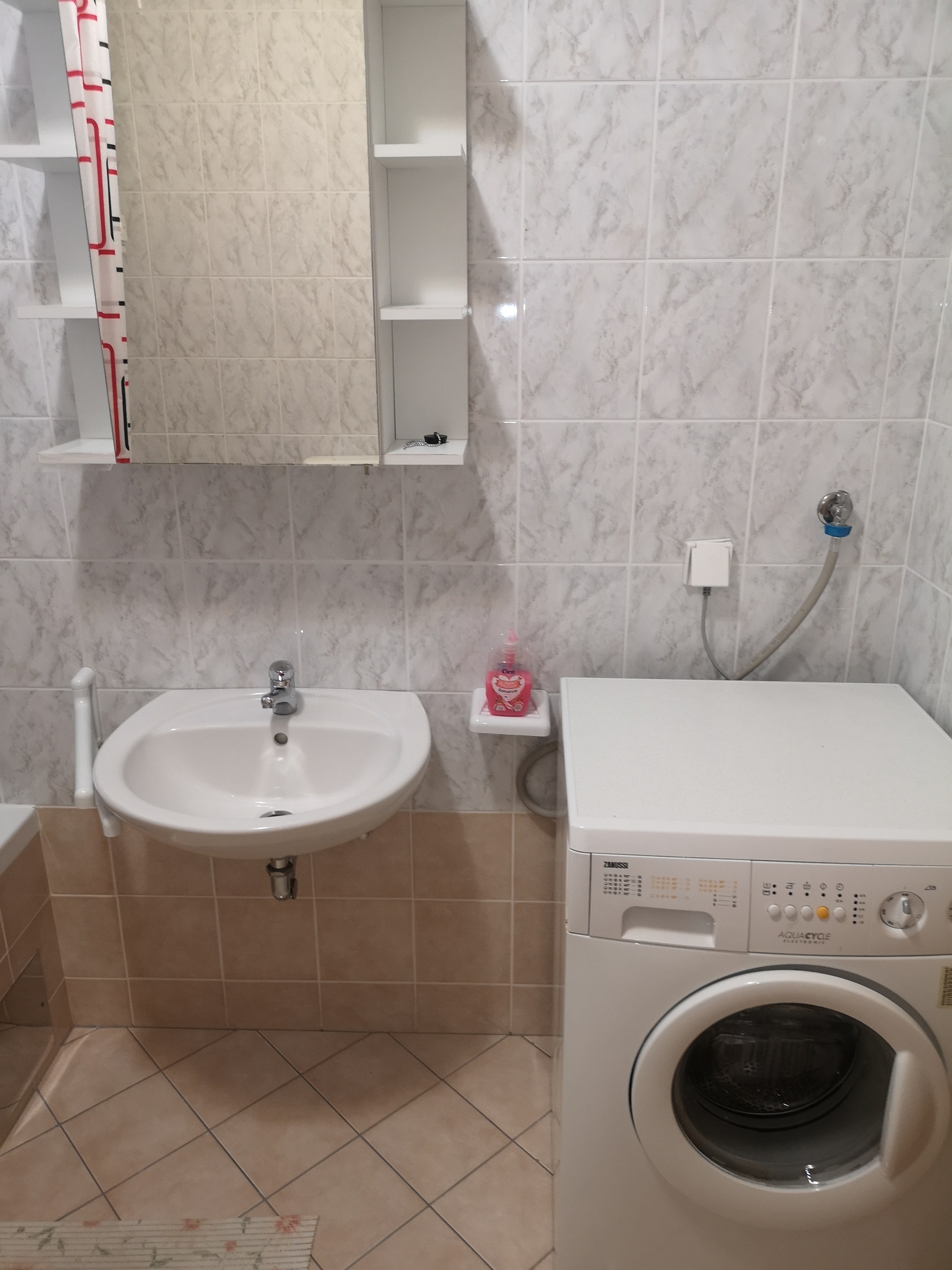 Four bedroom apartment with balcony and sea view Novi Vinodolski  A-c