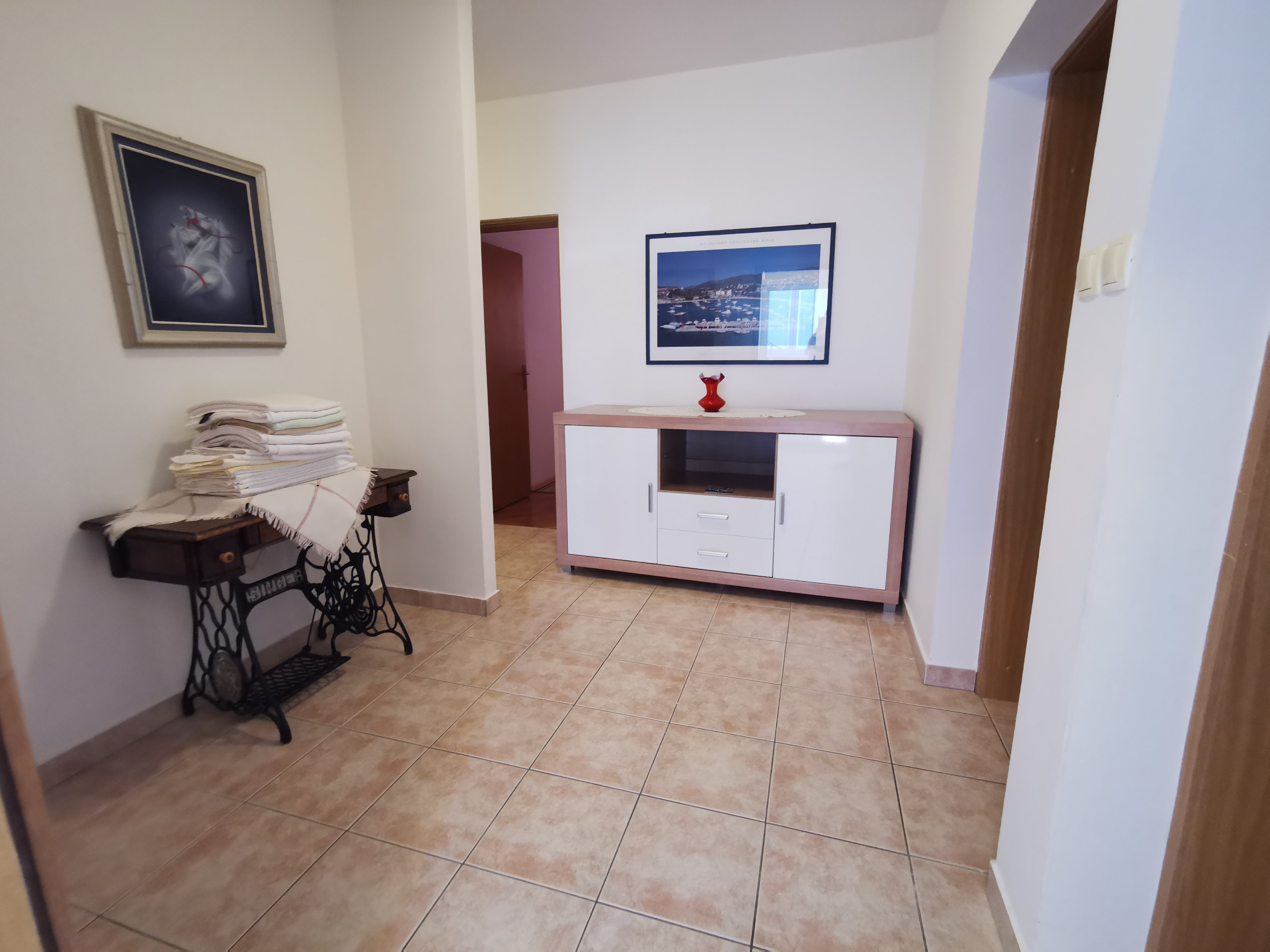 Four bedroom apartment with balcony and sea view Novi Vinodolski  A-c