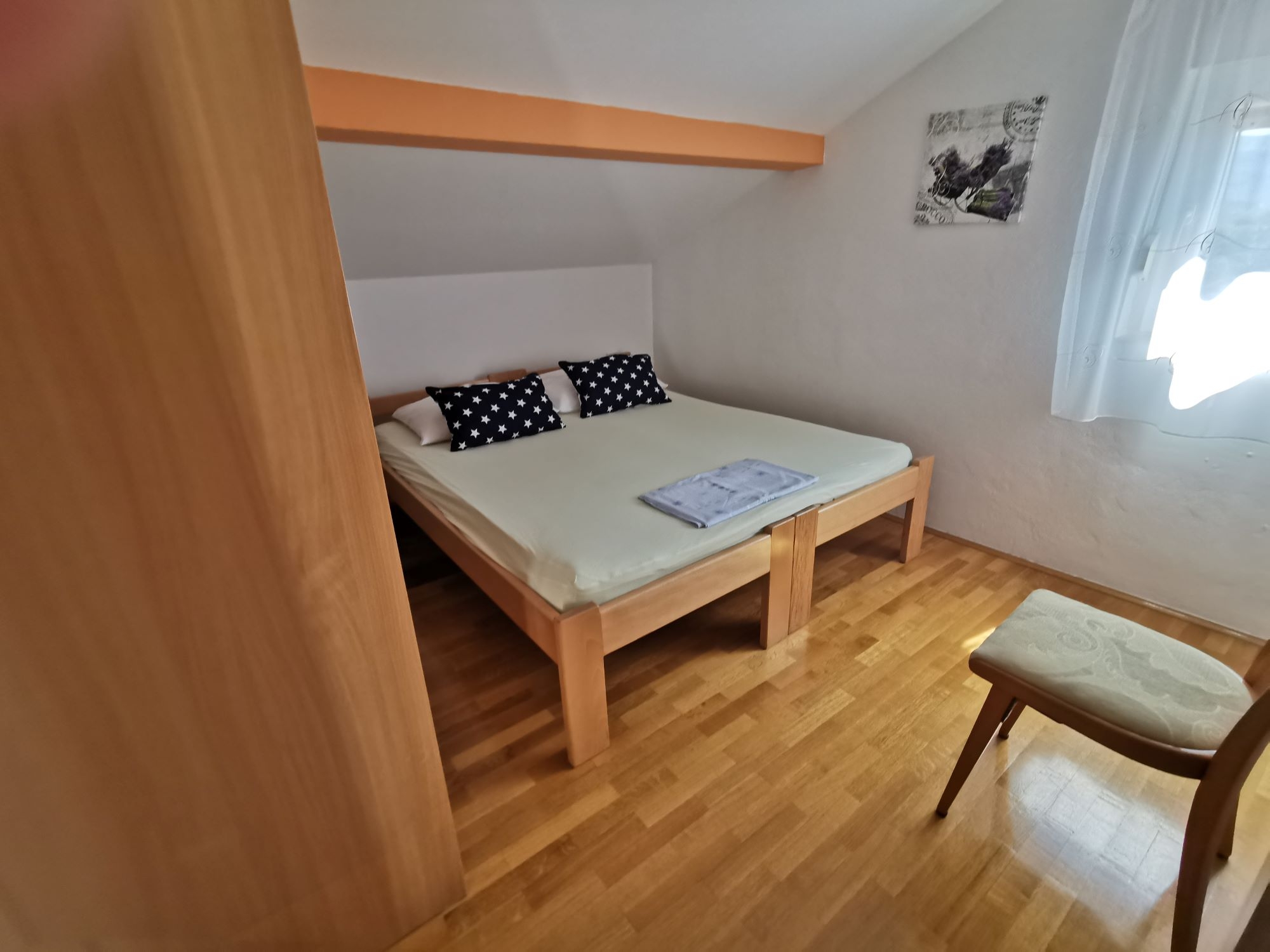 Two bedroom apartment with balcony and sea view Novi Vinodolski  A-d