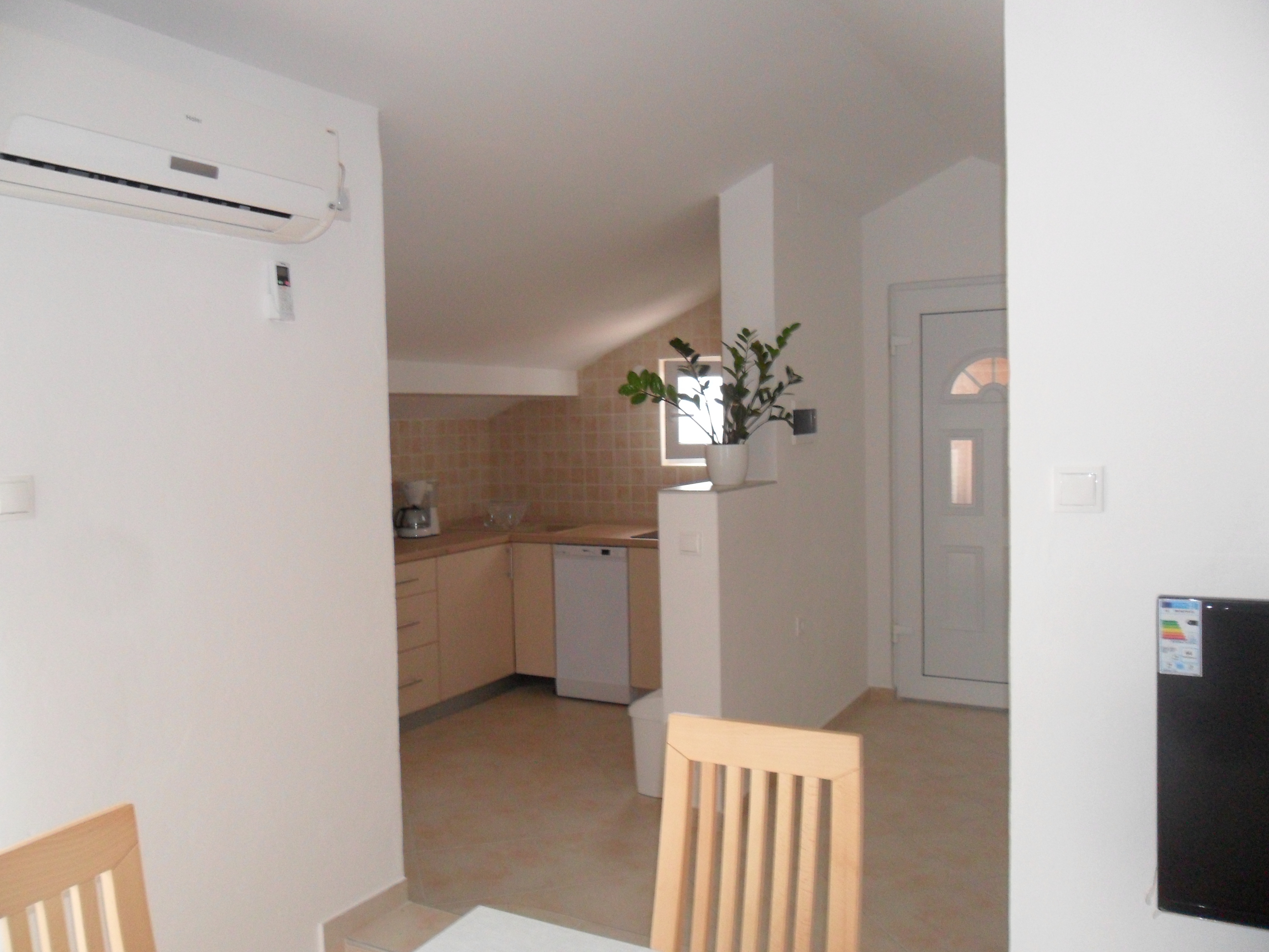 Two bedroom apartment with balcony and sea view Novi Vinodolski  A-d