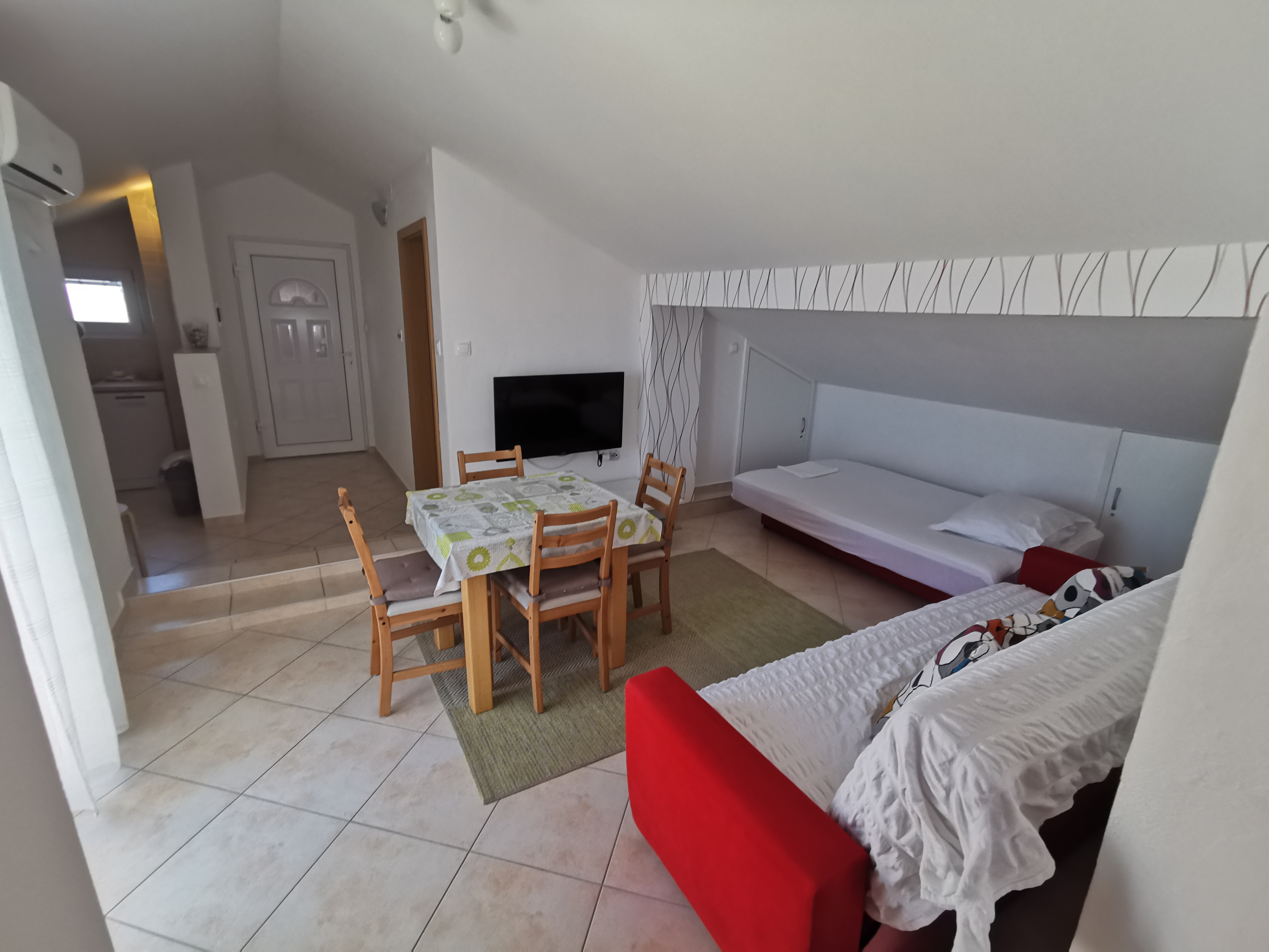 Two bedroom apartment with balcony and sea view Novi Vinodolski  A-d