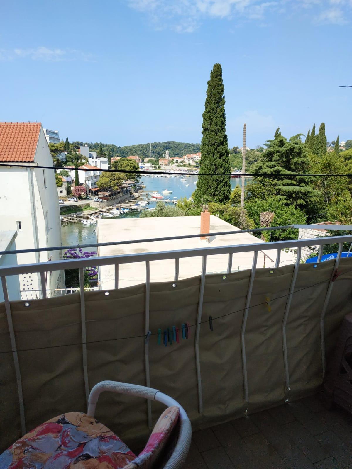 Two bedroom apartment with balcony and sea view Cavtat, Dubrovnik  A-b