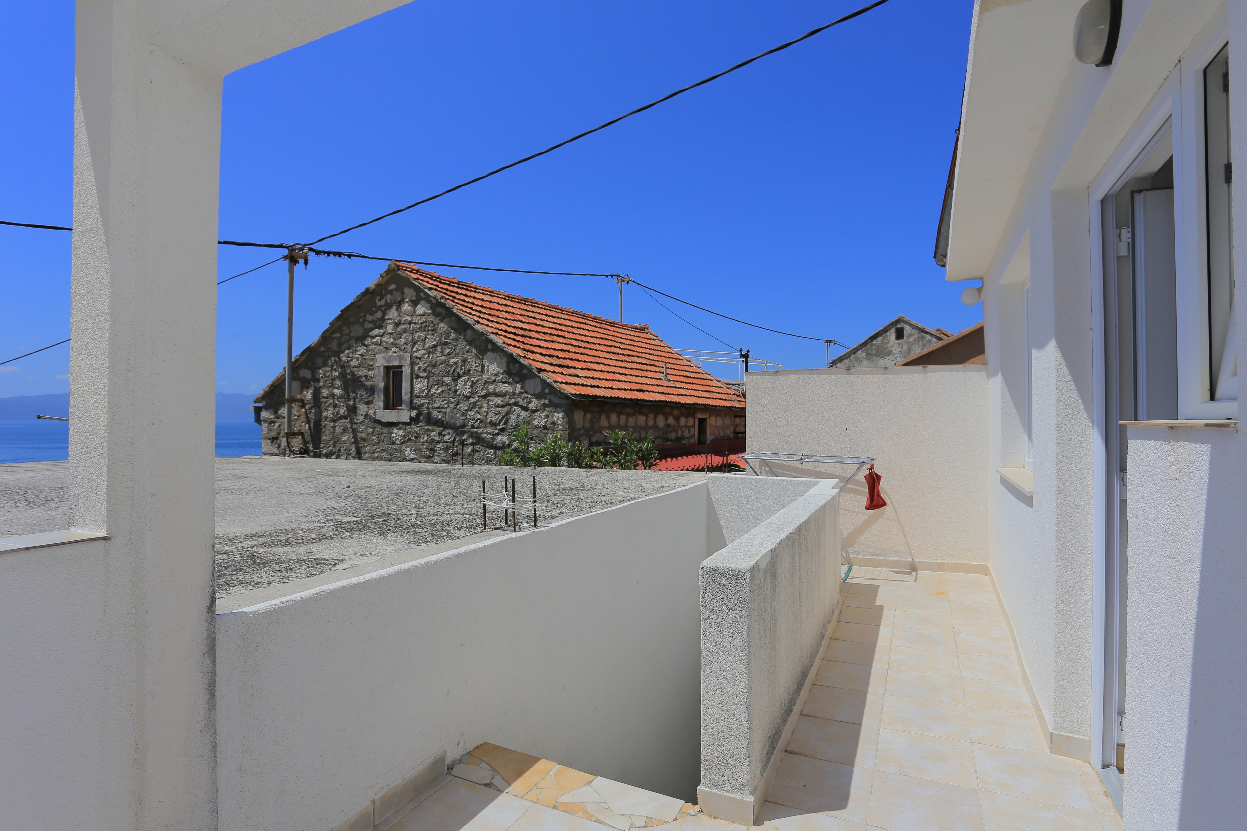 Two bedroom apartment near beach Brist, Makarska  A-a