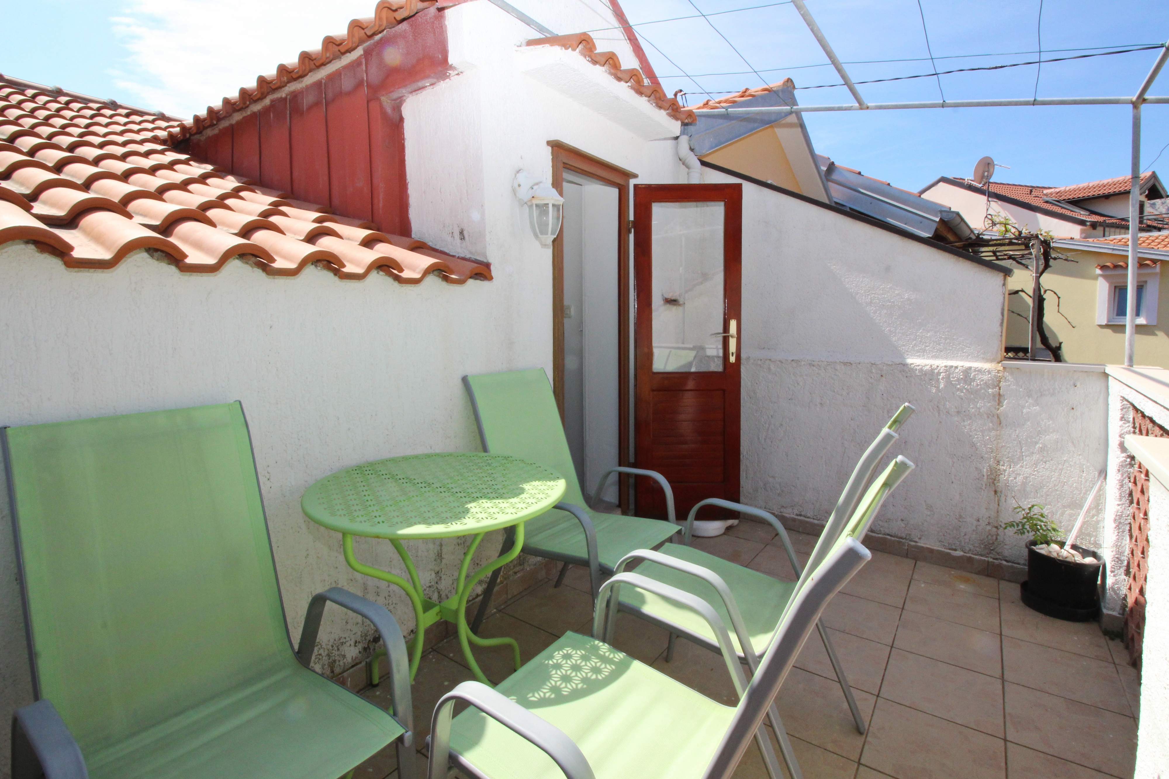 Two bedroom apartment near beach Baška, Krk  A-a