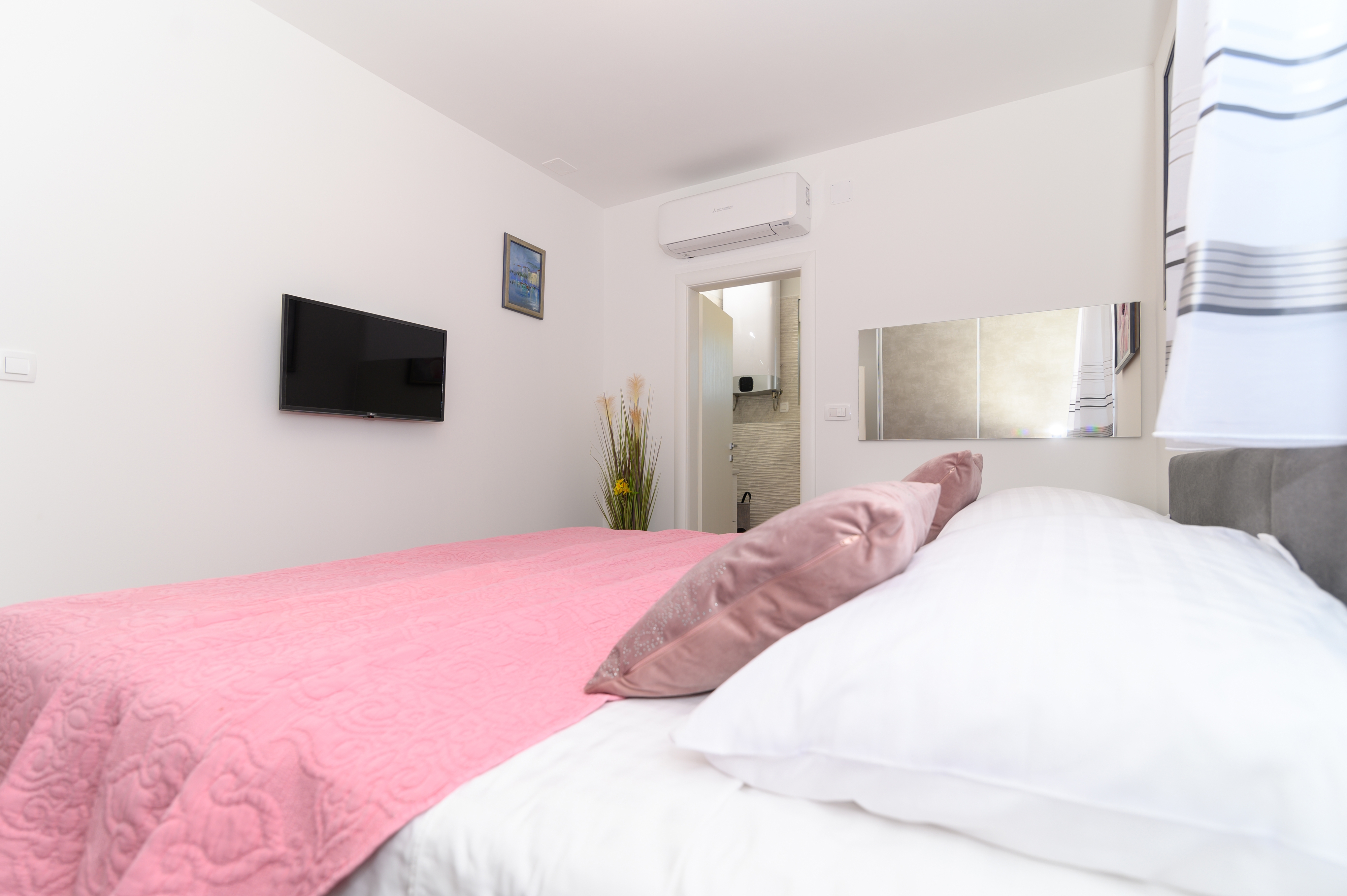 Two bedroom apartment with terrace and sea view Trogir  A-a