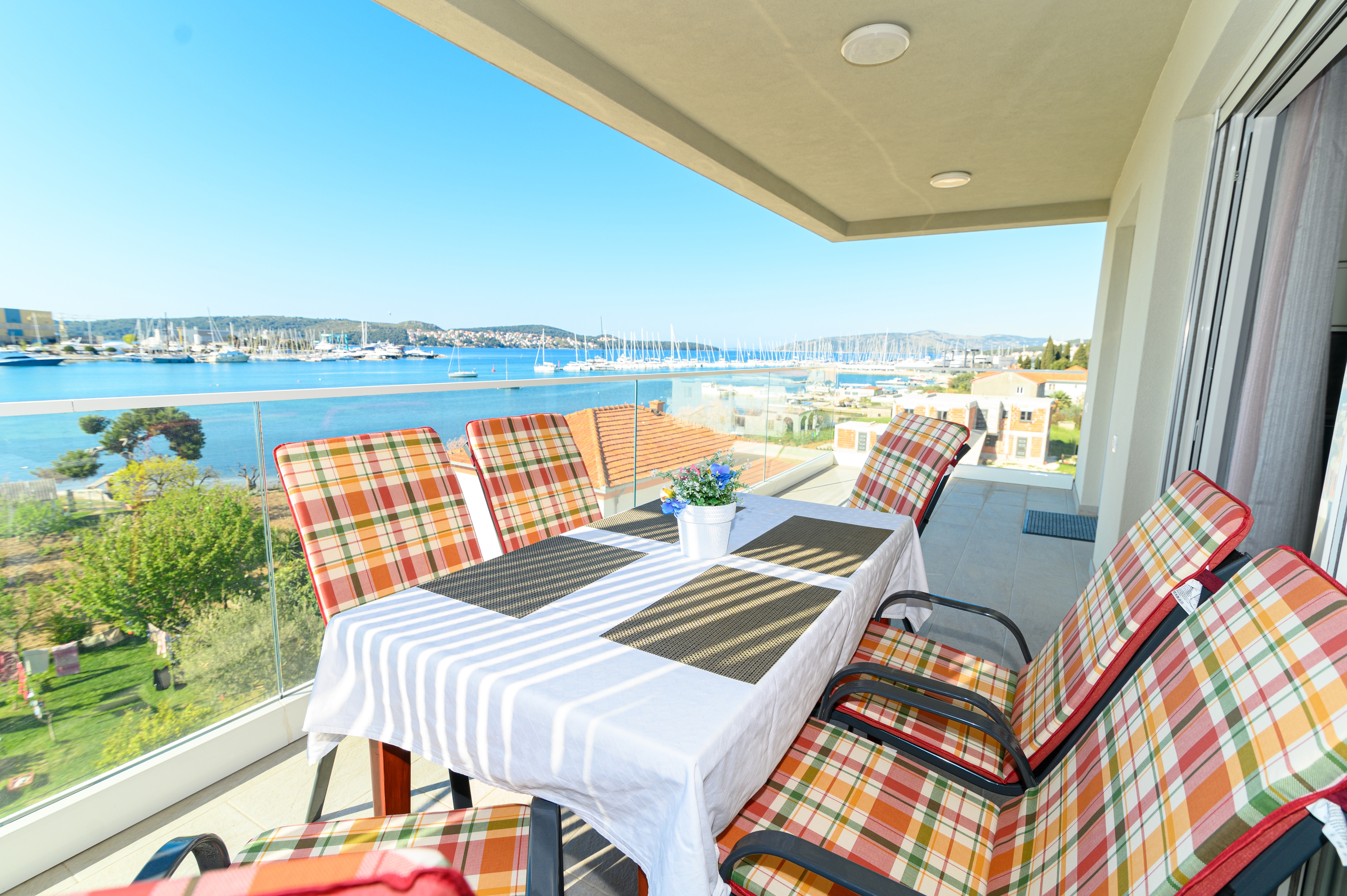 Two bedroom apartment with terrace and sea view Trogir  A-a