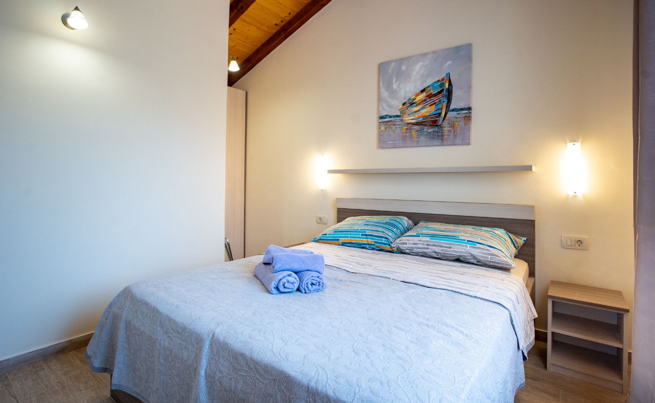 One bedroom house with terrace Mundanije, Rab  K