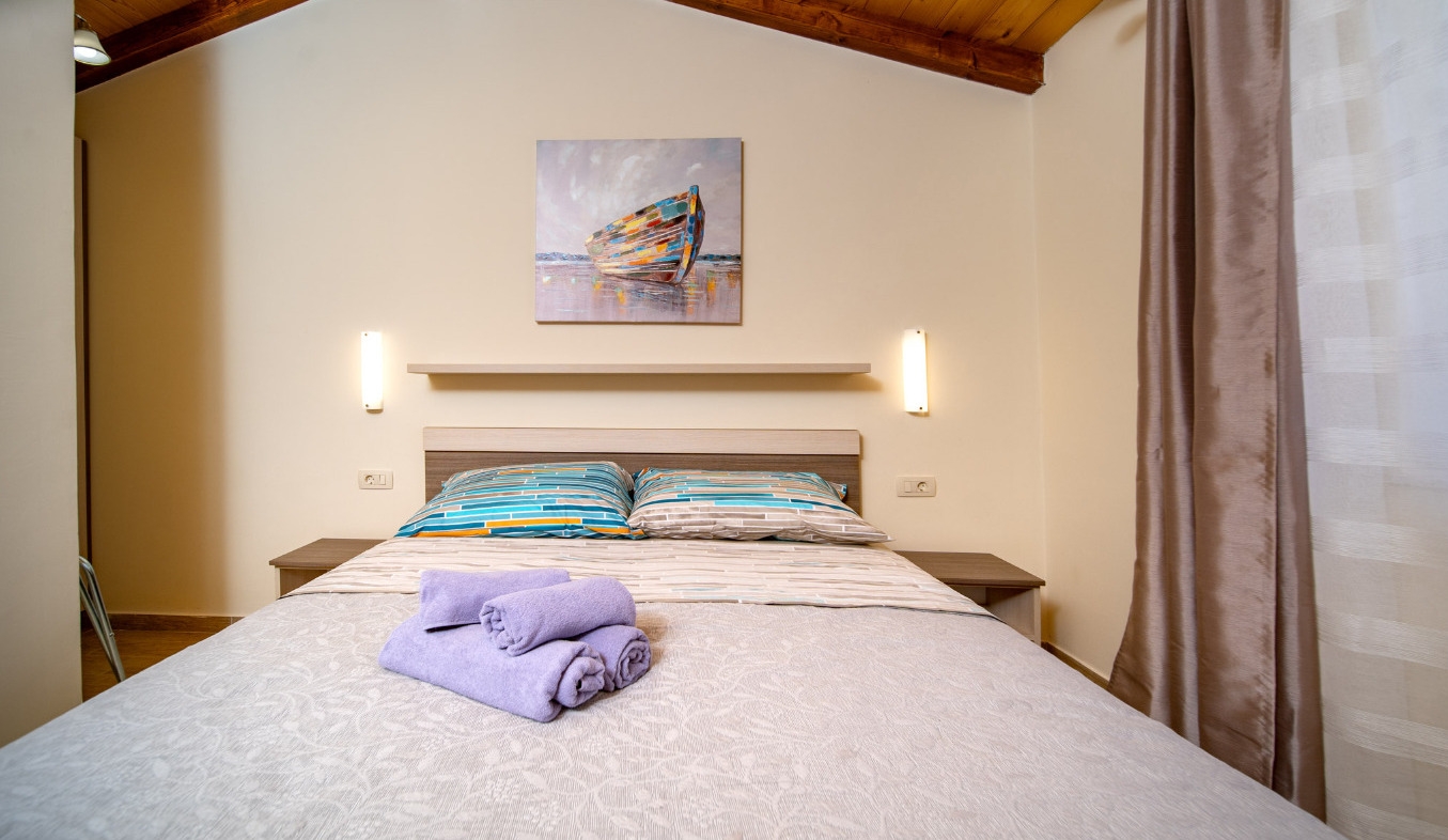 One bedroom house with terrace Mundanije, Rab  K
