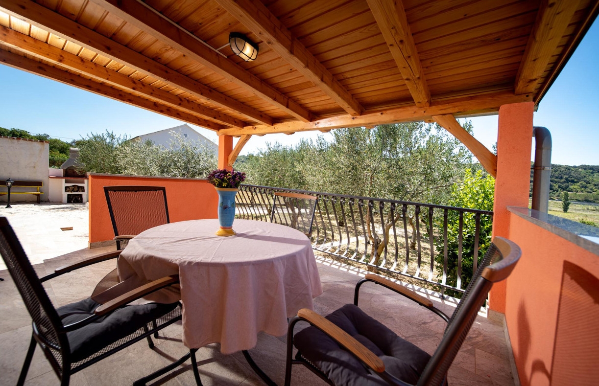 One bedroom house with terrace Mundanije, Rab  K