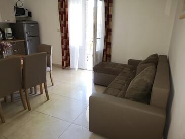 Lopar, Гостиная в размещении типа apartment, Домашние животные допускаются и WiFi.