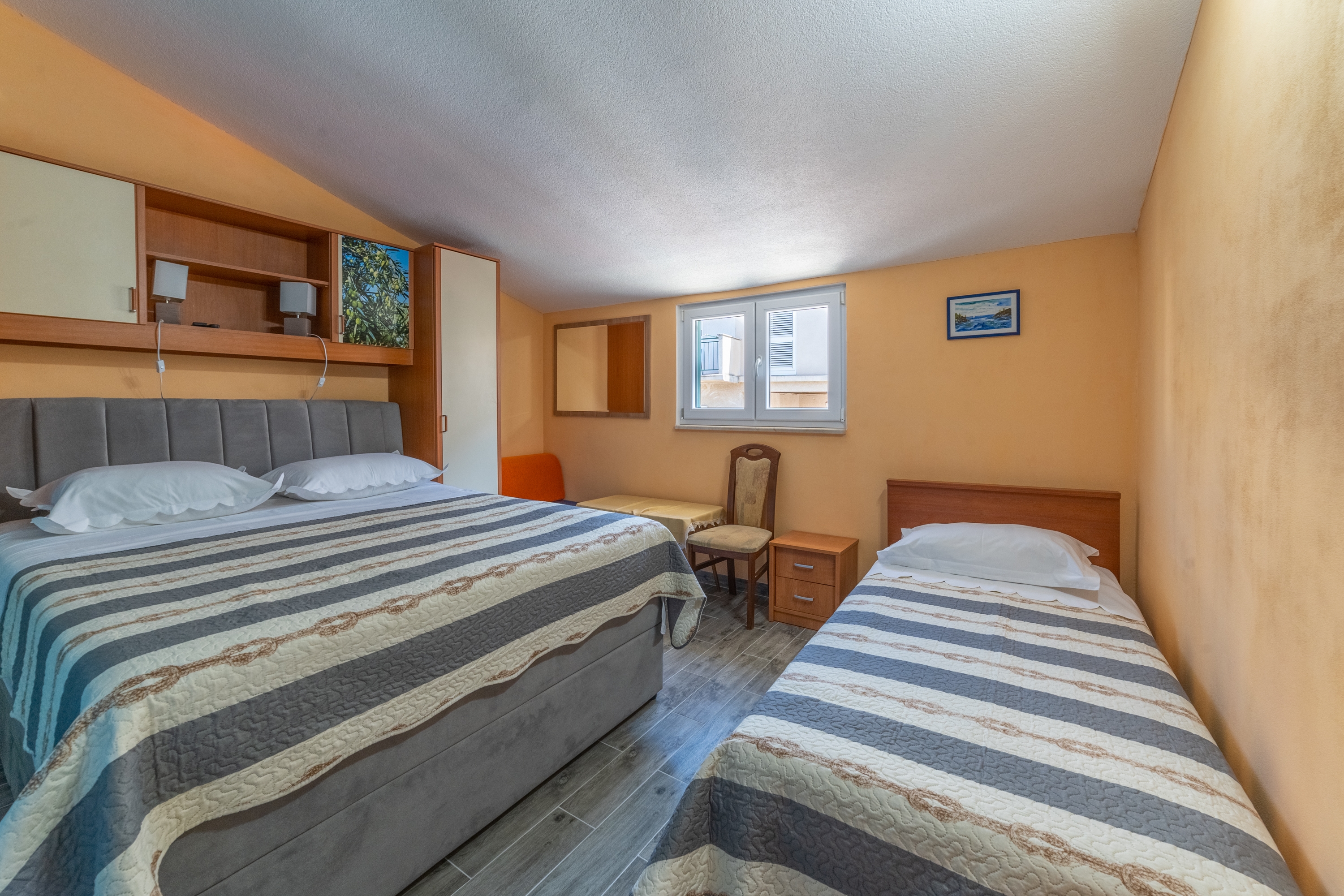 Three bedroom apartment with terrace and sea view Makarska  A-a