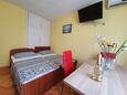 Makarska, Sala de estar in the apartment, (pet friendly) y WiFi.