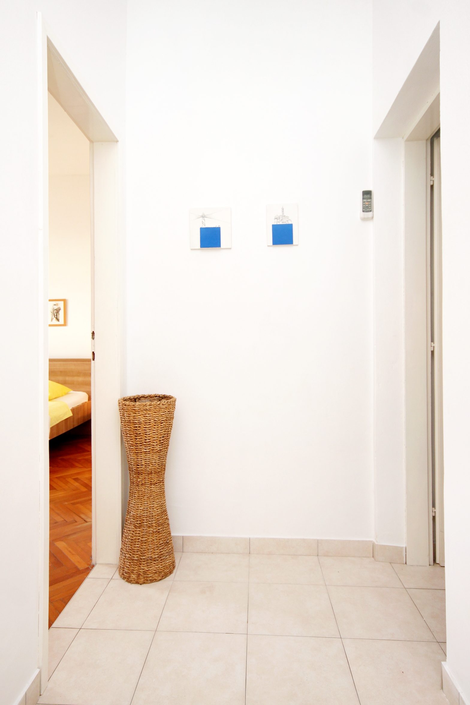 Two bedroom apartment near beach Zavalatica, Korčula  A-b