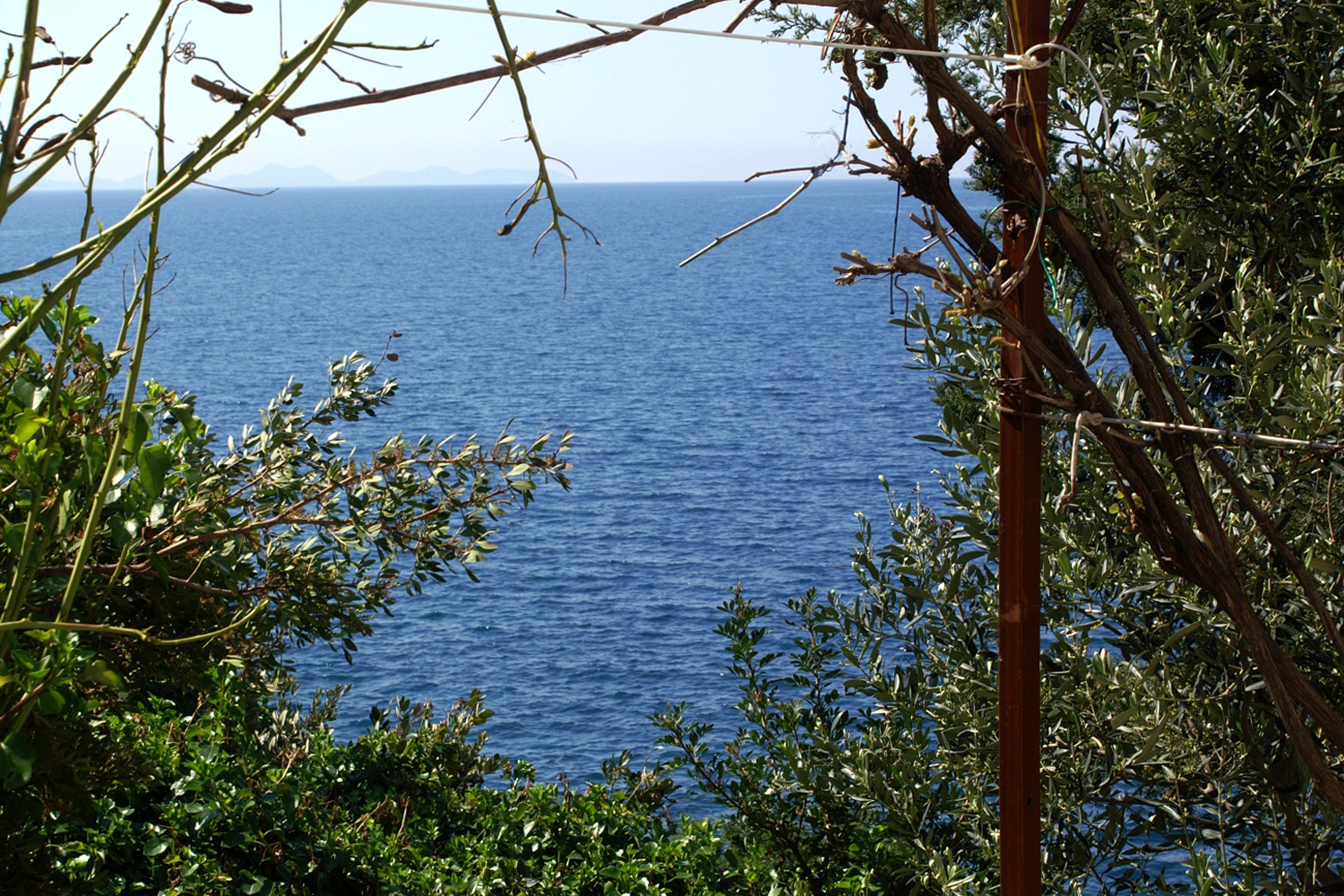 Two bedroom apartment near beach Zavalatica, Korčula  A-b