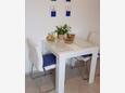 Zavalatica, Comedor in the studio-apartment, WiFi.