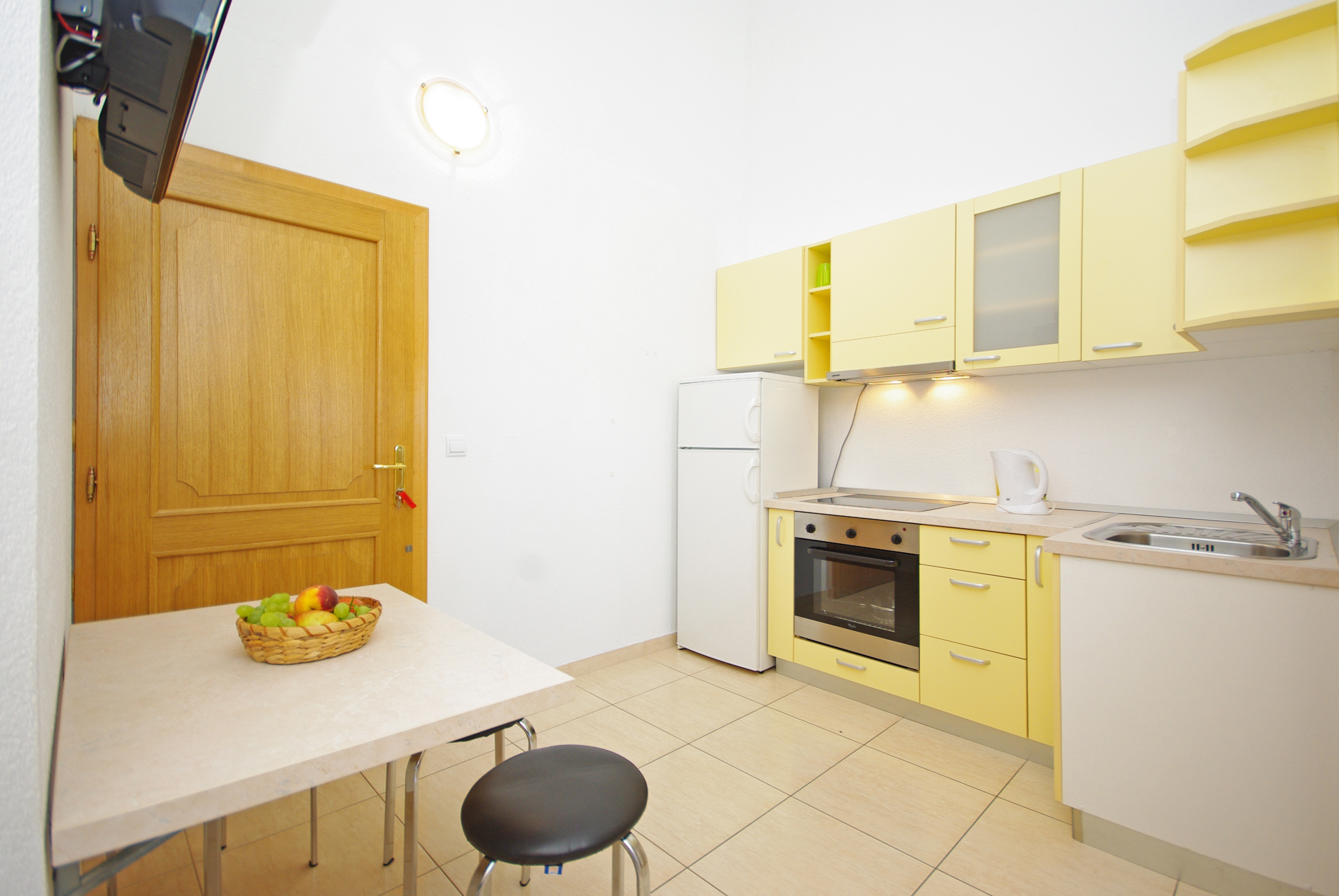 Two bedroom apartment with balcony and sea view Krvavica, Makarska (A-18911-a) Two bedroom apartment with balcony and sea view Krvavica, Makarska (A-18911-a)