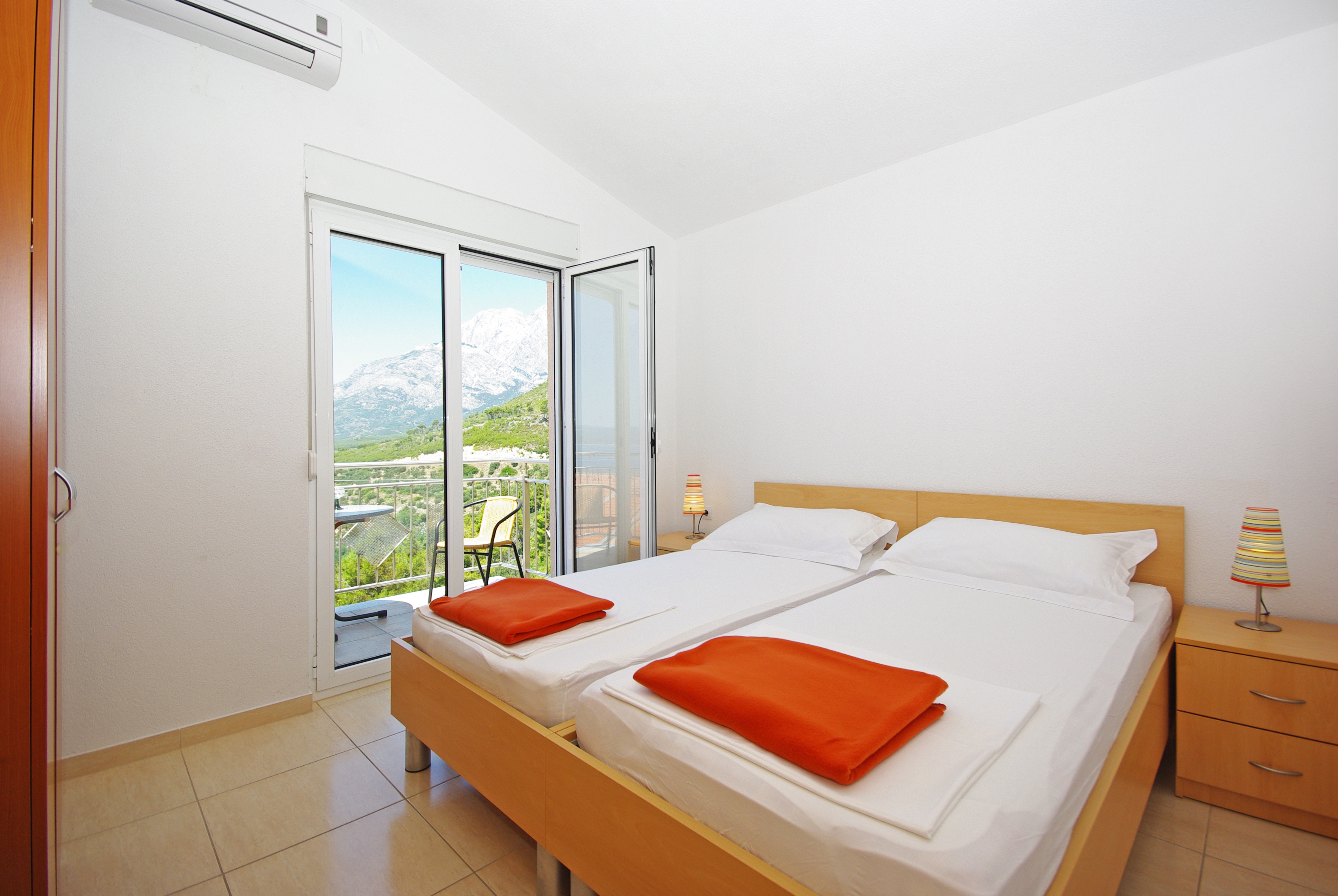 Two bedroom apartment with balcony and sea view Krvavica, Makarska (A-18911-c)