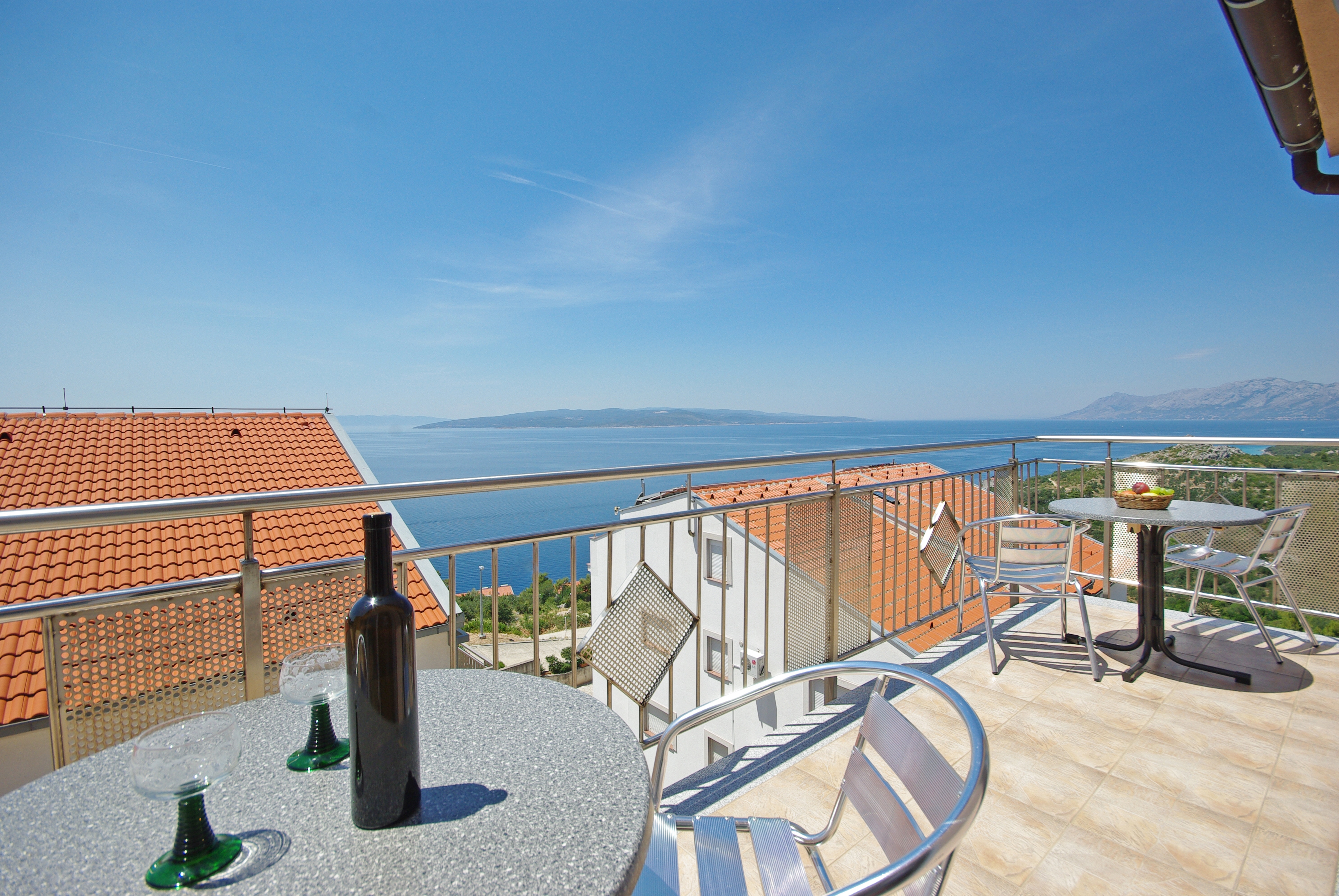 Three bedroom apartment with balcony and sea view Krvavica, Makarska  A-d