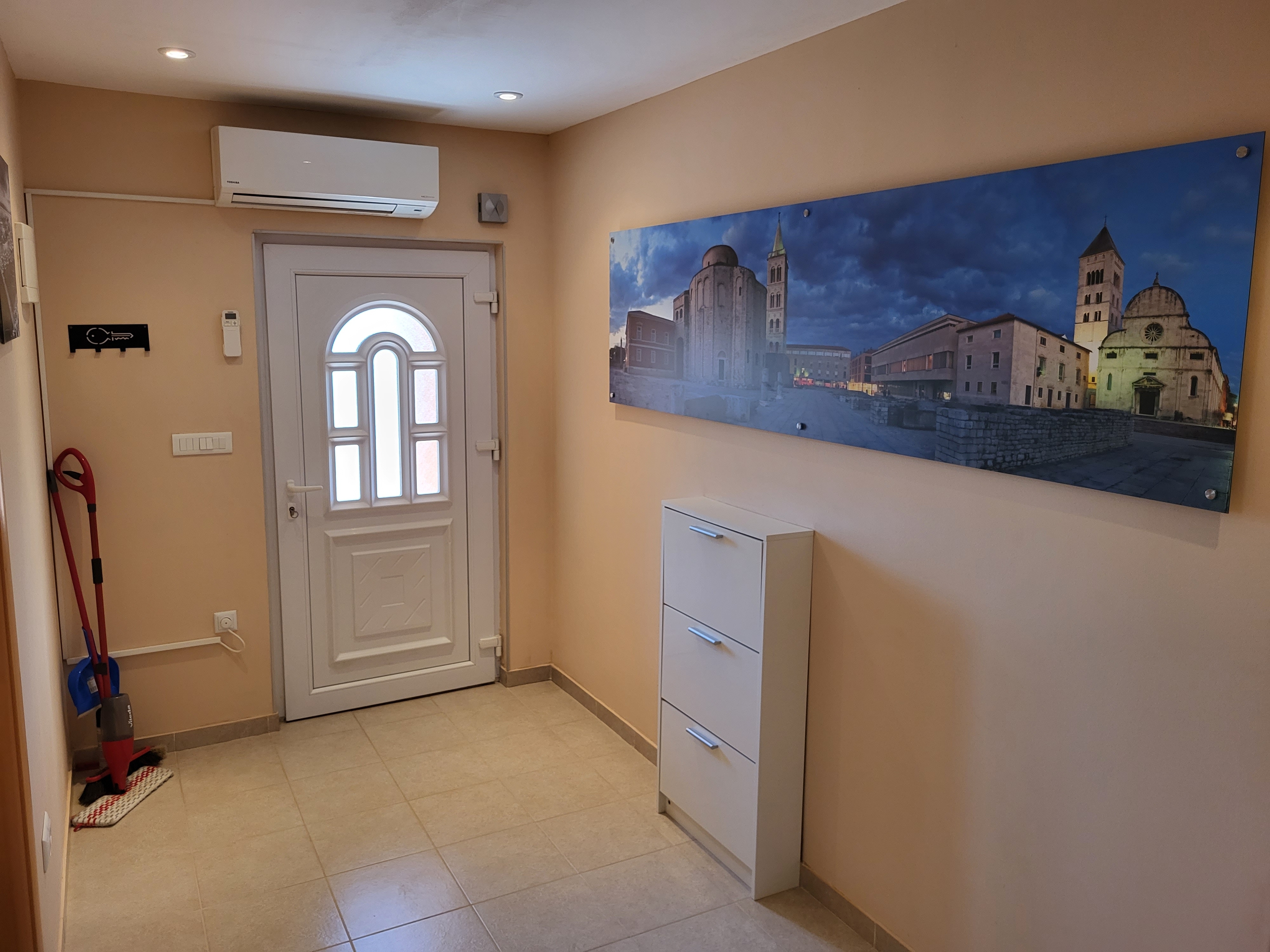 Three bedroom apartment with terrace and sea view Vrsi - Mulo, Zadar  A-a