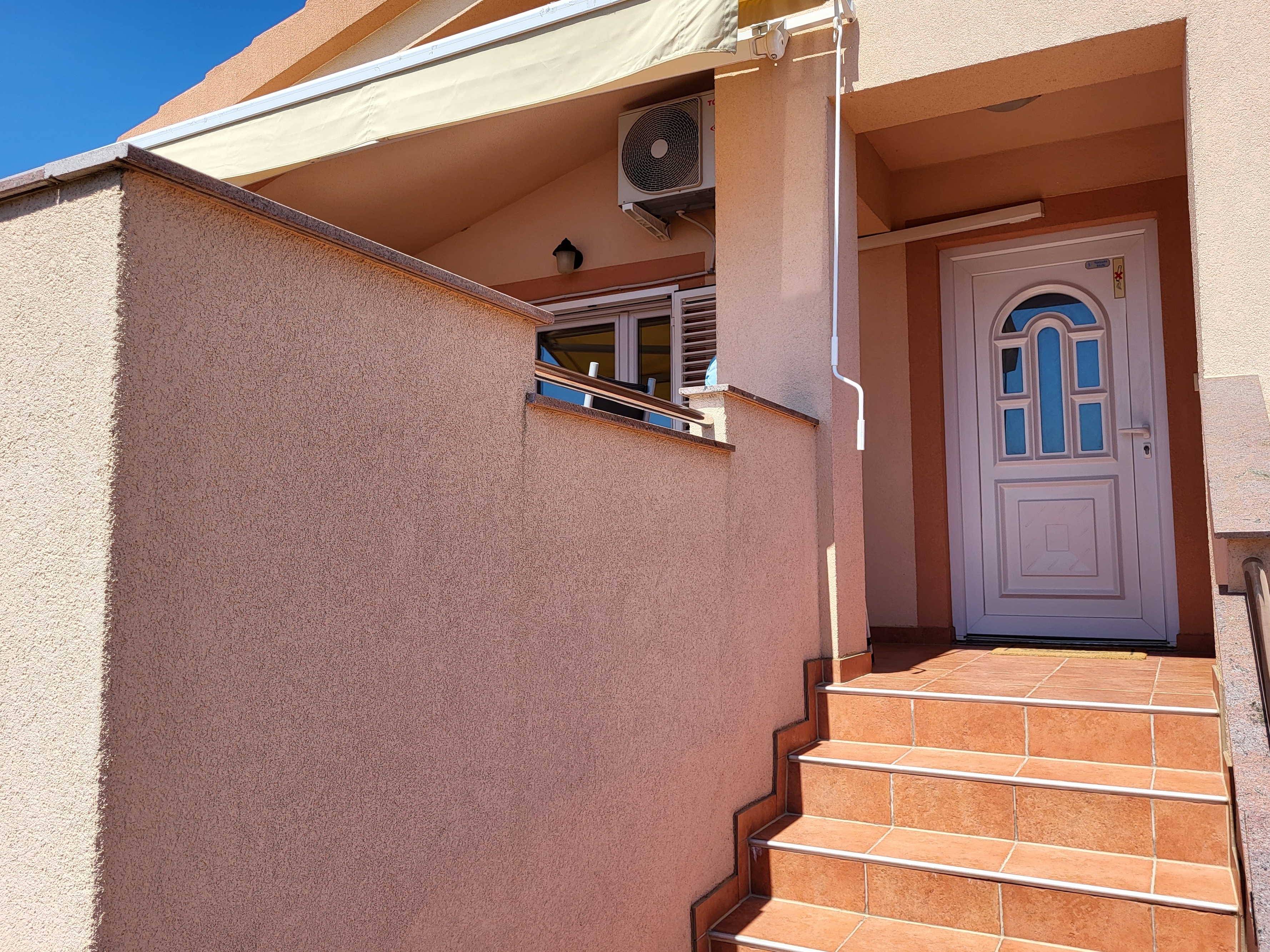 Three bedroom apartment with terrace and sea view Vrsi - Mulo, Zadar  A-a