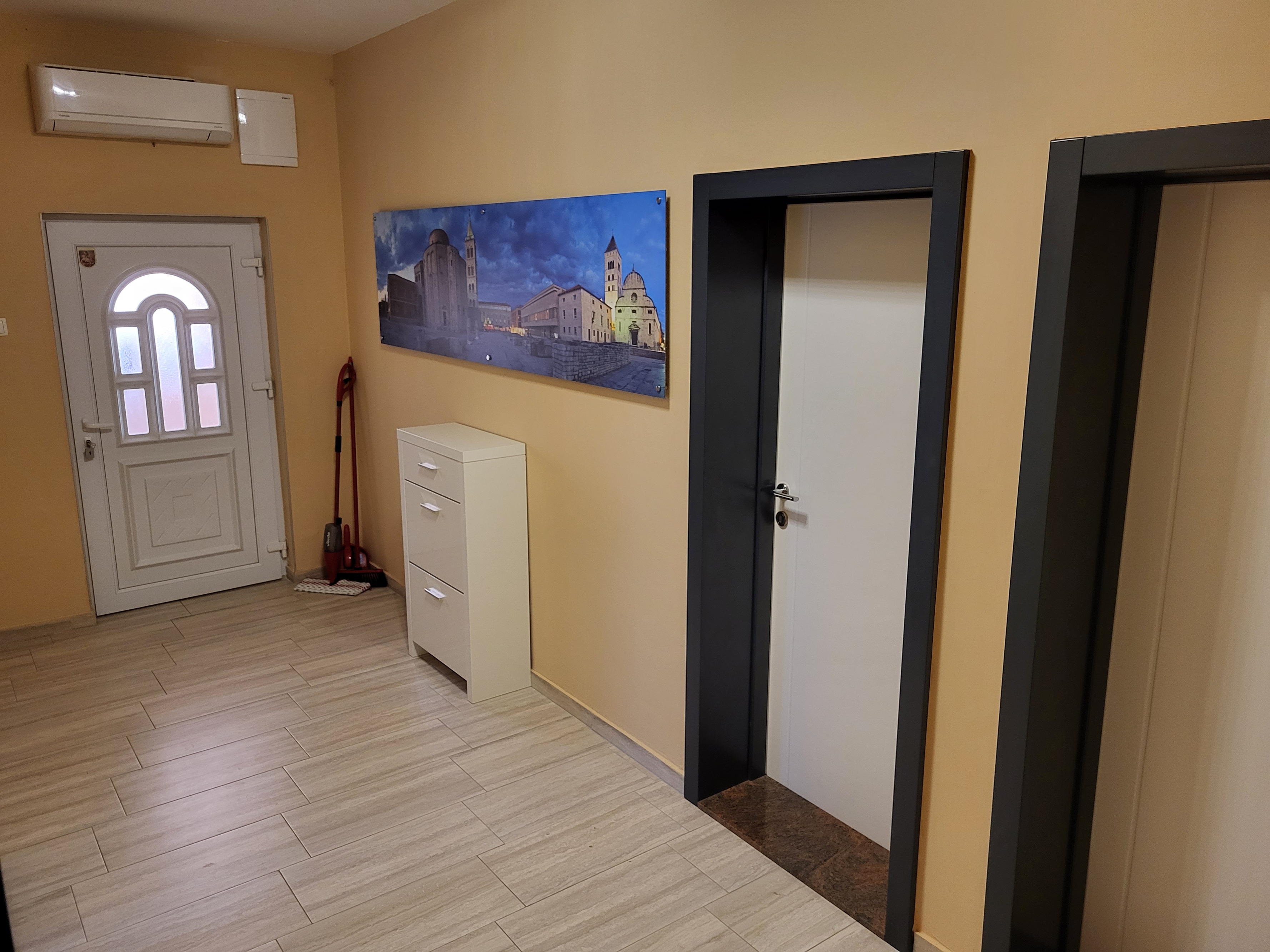 Three bedroom apartment with terrace Vrsi - Mulo, Zadar  A-b