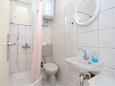 Ванная комната Dugi Rat, Ванная комната в размещении типа apartment, WiFi.