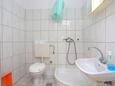 Ванная комната Dugi Rat, Ванная комната в размещении типа apartment, WiFi.
