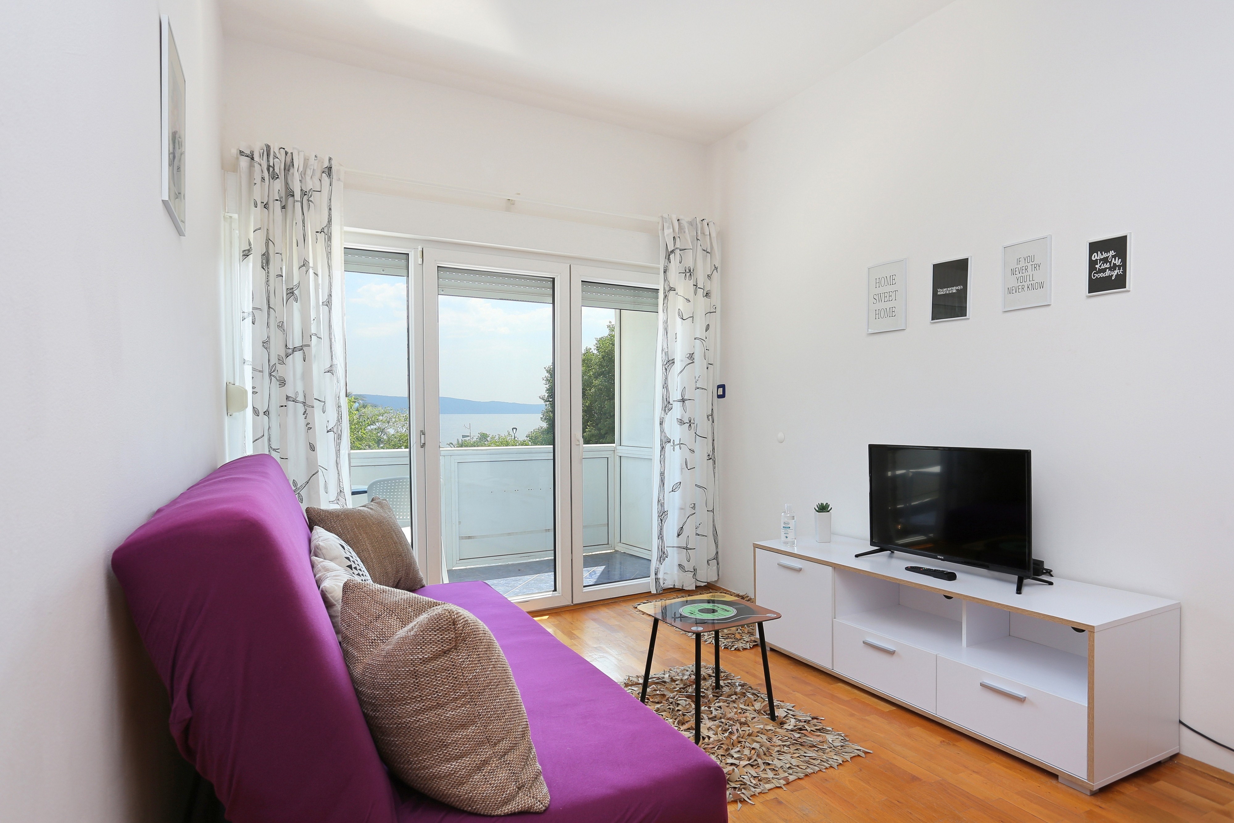 One bedroom apartment with balcony and sea view Podgora, Makarska (A-18918-a) One bedroom apartment with balcony and sea view Podgora, Makarska (A-18918-a)