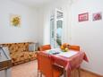 Dining room Podgora, Dining room in the apartment, (pet friendly) and WiFi.