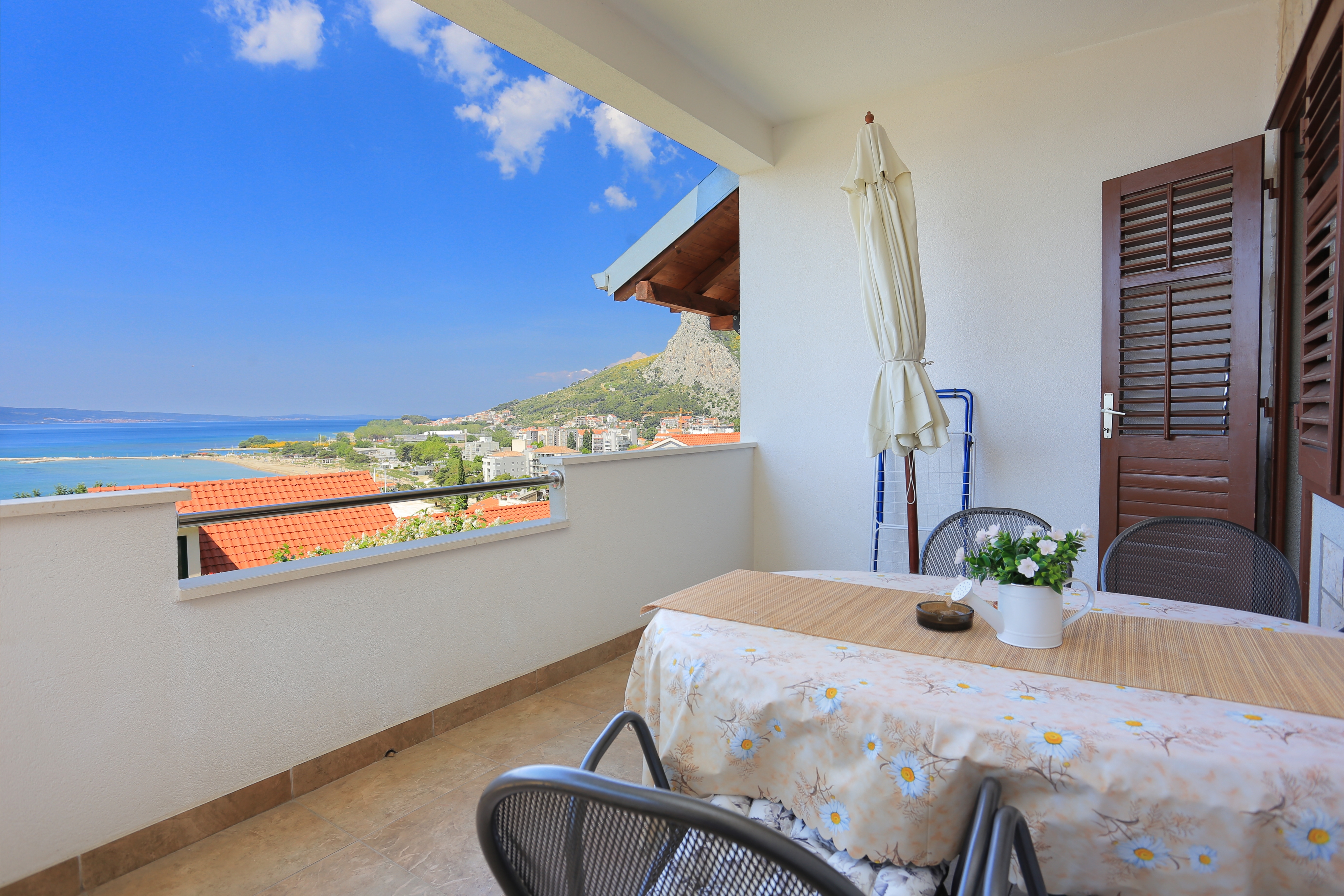 Two bedroom apartment with terrace and sea view Omiš  A-a