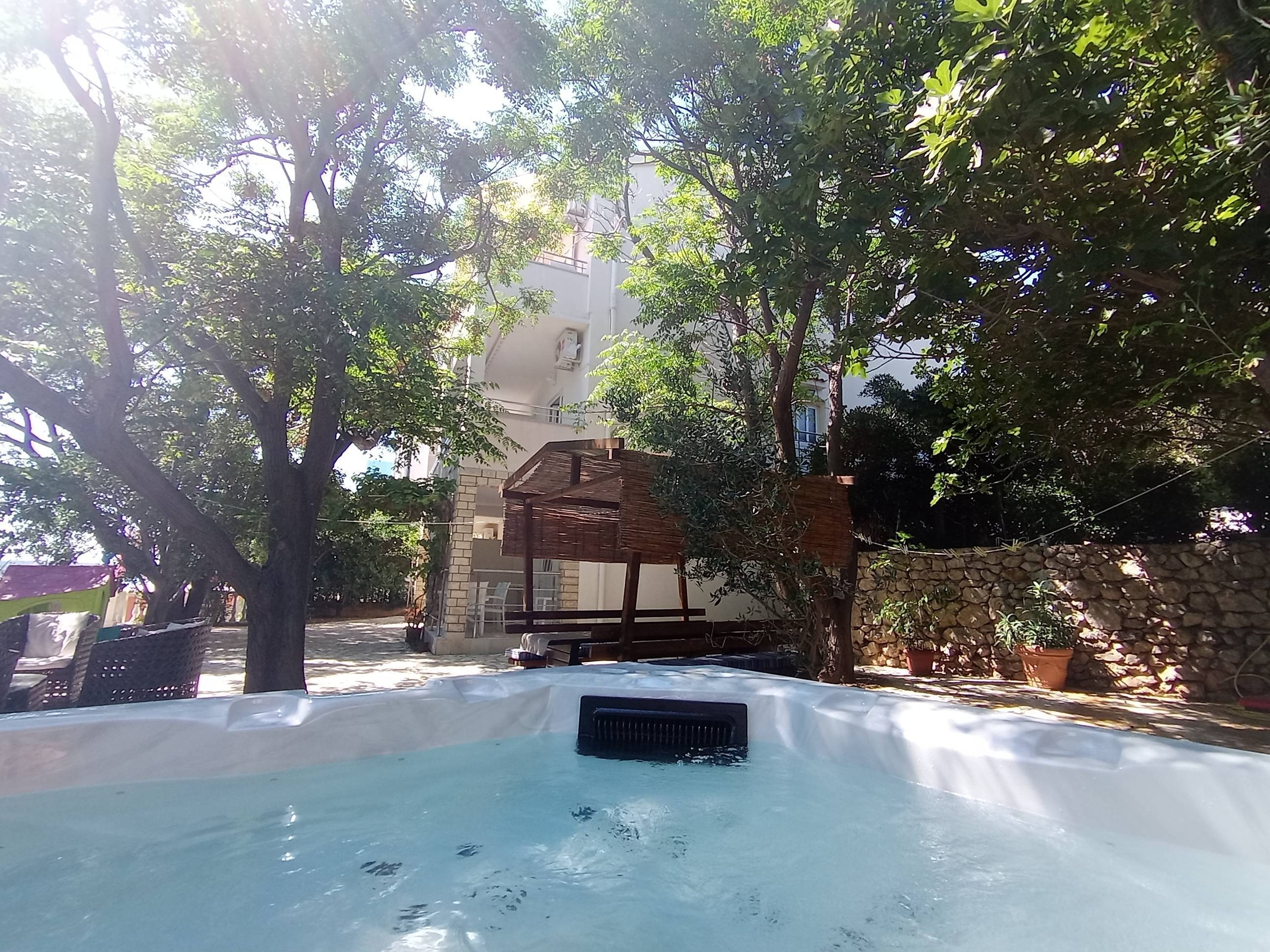 One bedroom apartment near beach Vidalići, Pag (A-18936-a)