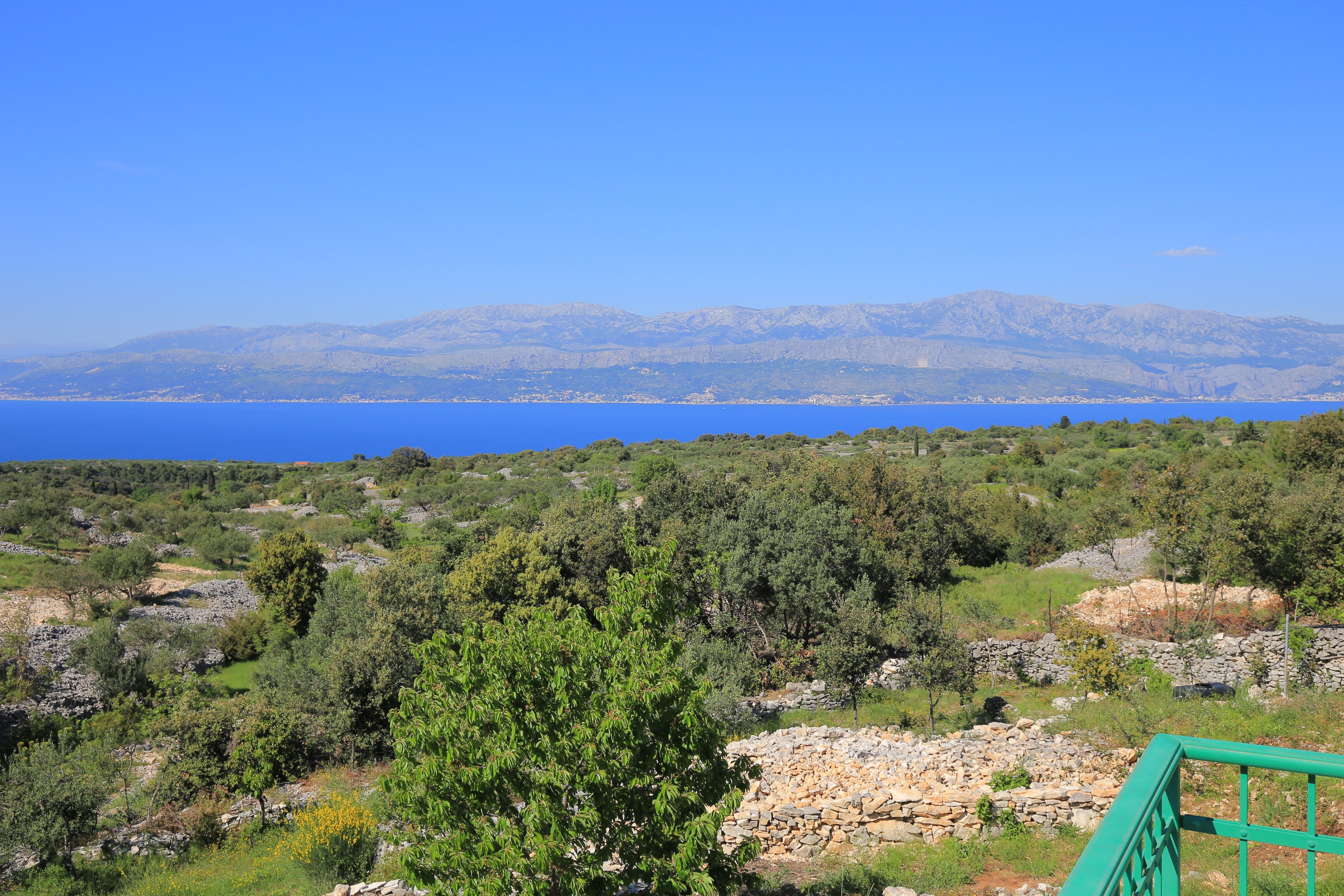 One bedroom house with terrace and sea view Škrip, Brač  K