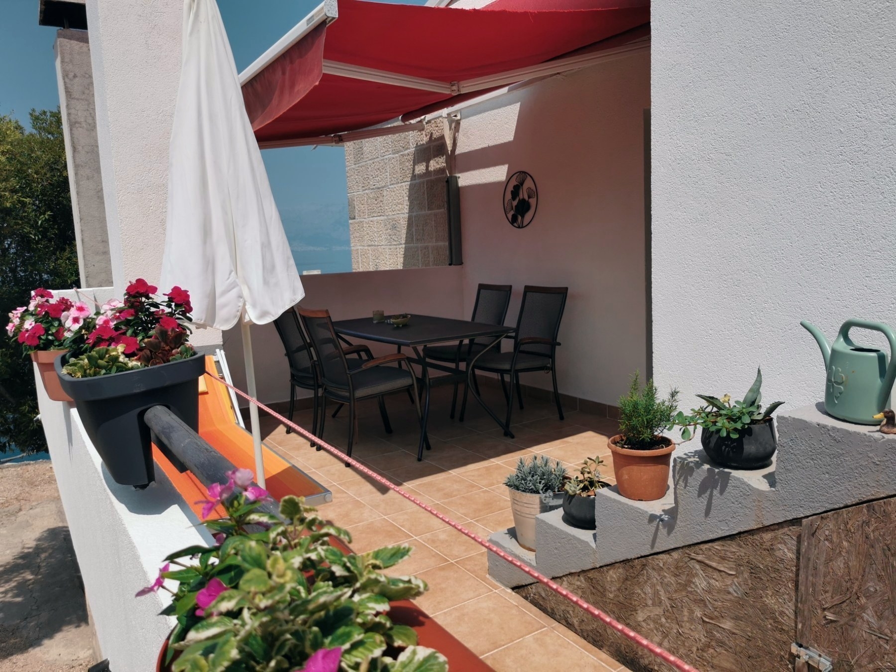 One bedroom apartment near beach Cove Pokrivenik (Hvar) (A-18955-a)