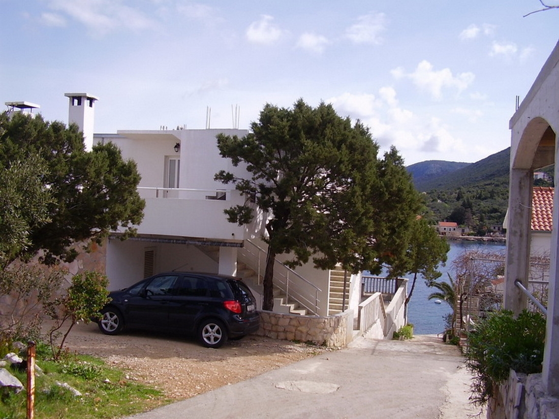 One bedroom apartment near beach Cove Pokrivenik, Hvar (A-18955-b) One bedroom apartment near beach Cove Pokrivenik, Hvar (A-18955-b)