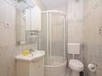 Koupelna 1 Makarska, Koupelna 1 v ubytování typu apartment, WiFi.