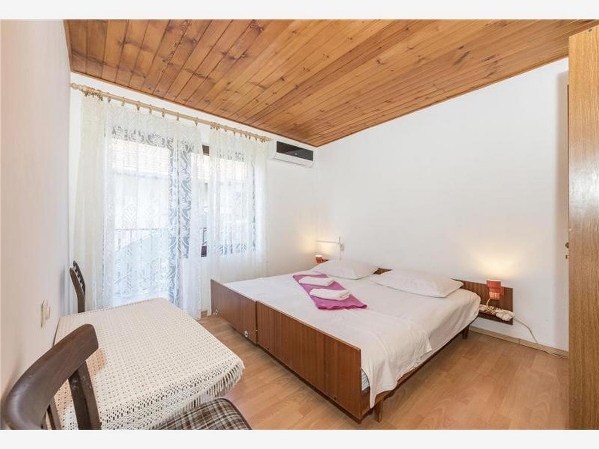 Three bedroom apartment with balcony Vodice  A-a