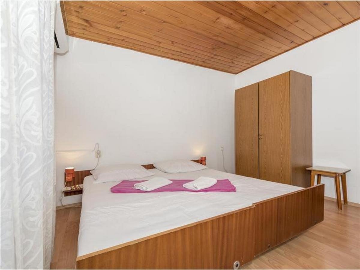 Three bedroom apartment with balcony Vodice  A-a
