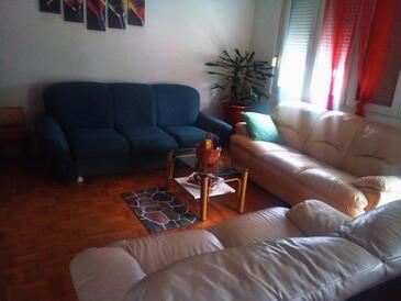 Šibenik, Obývací pokoj v ubytování typu apartment, WiFi.