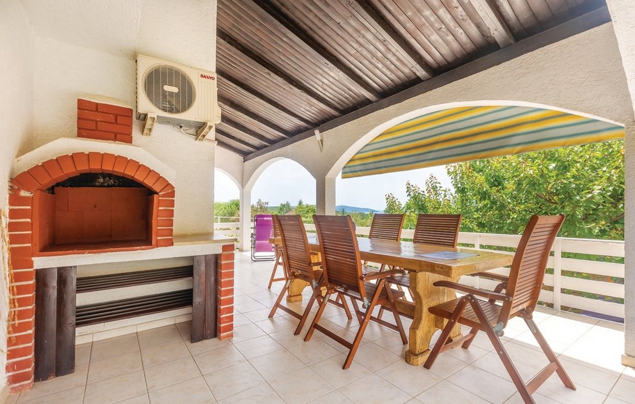 Four bedroom apartment with terrace and sea view Pinezići, Krk  A-a