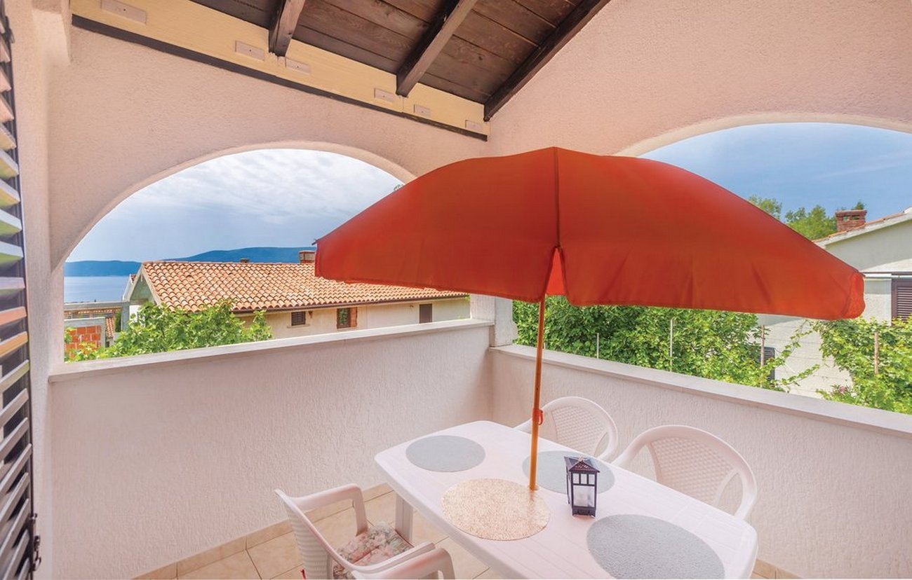 Four bedroom apartment with terrace and sea view Pinezići, Krk  A-a
