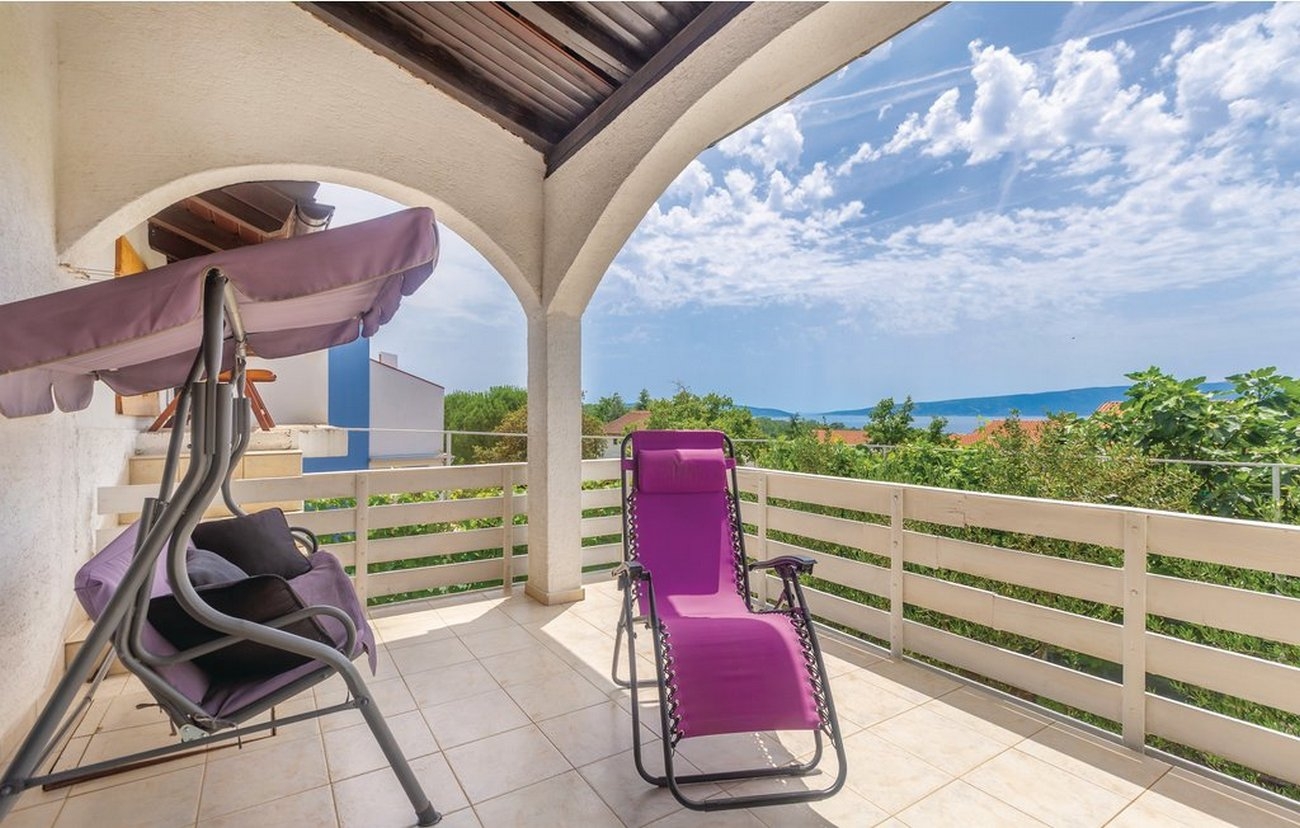 Comfortable and spacious apartment with terrace and sea view Pinezići, Krk (A-18967-a) Comfortable and spacious apartment with terrace and sea view Pinezići, Krk (A-18967-a)