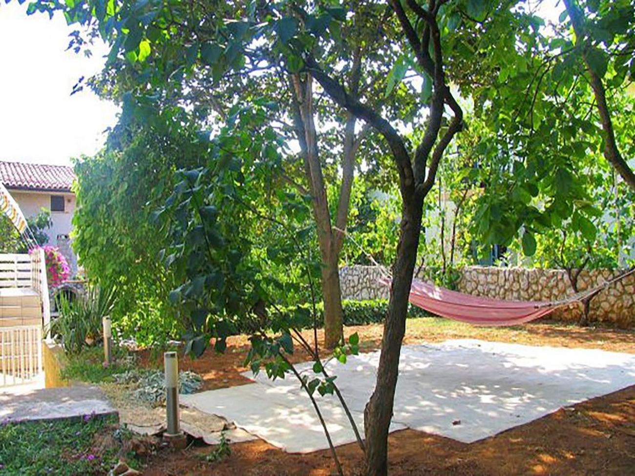 Studio flat with terrace Pinezići, Krk (AS-18967-a)