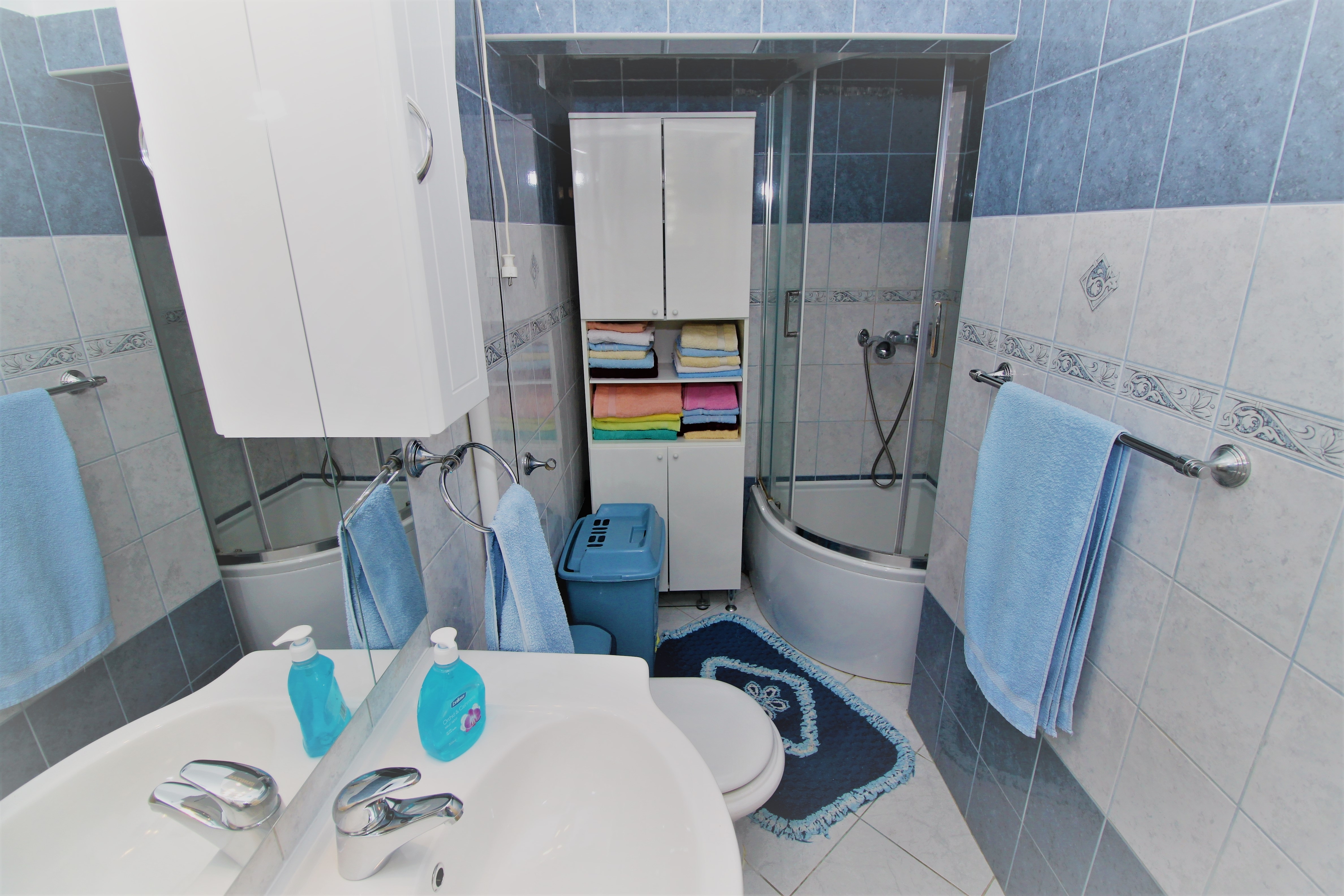 One bedroom apartment with balcony and sea view Postira, Brač  A-a